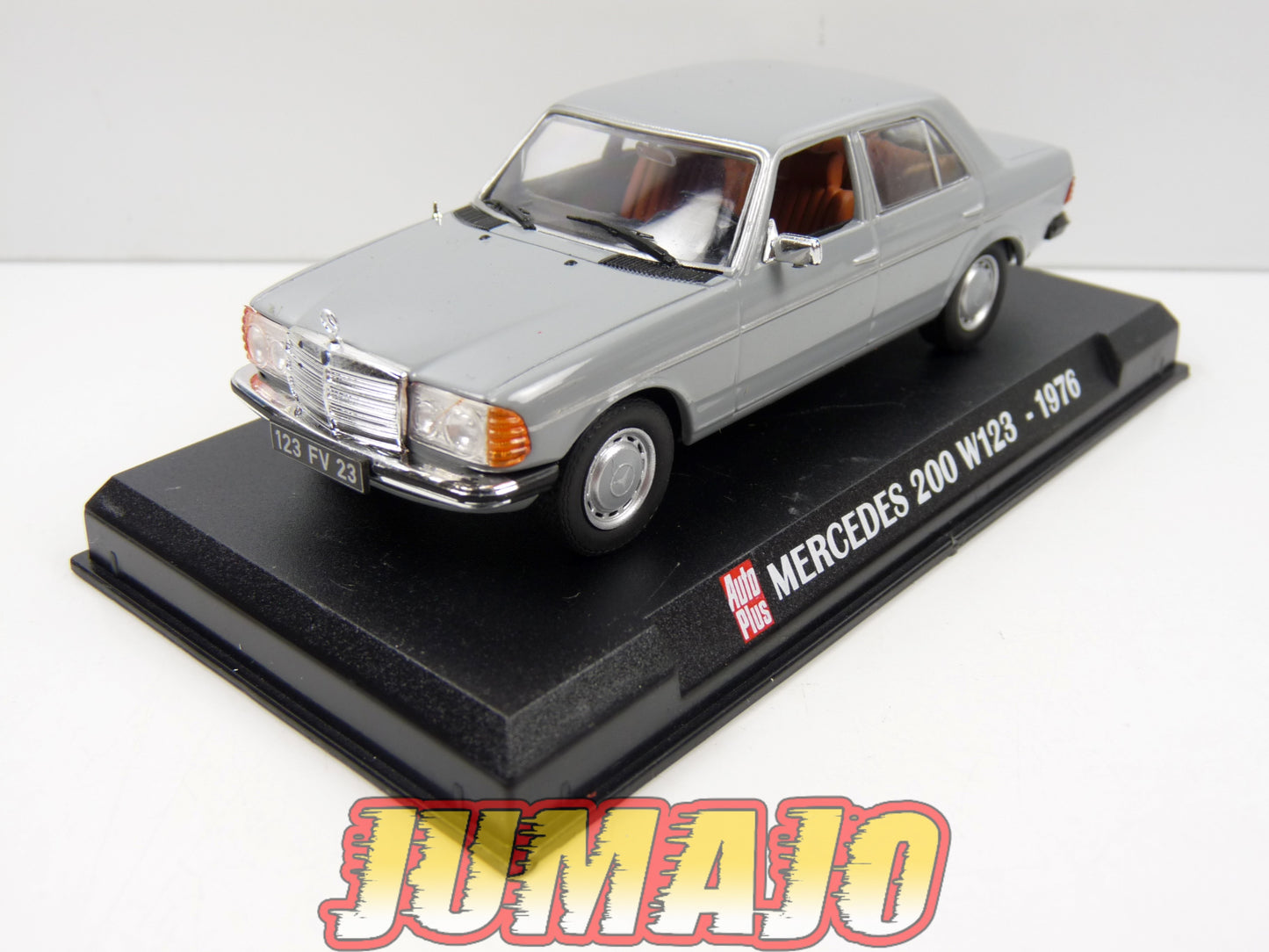 AP120 voiture 1/43 AUTO PLUS IXO : MERCEDES 200 W123