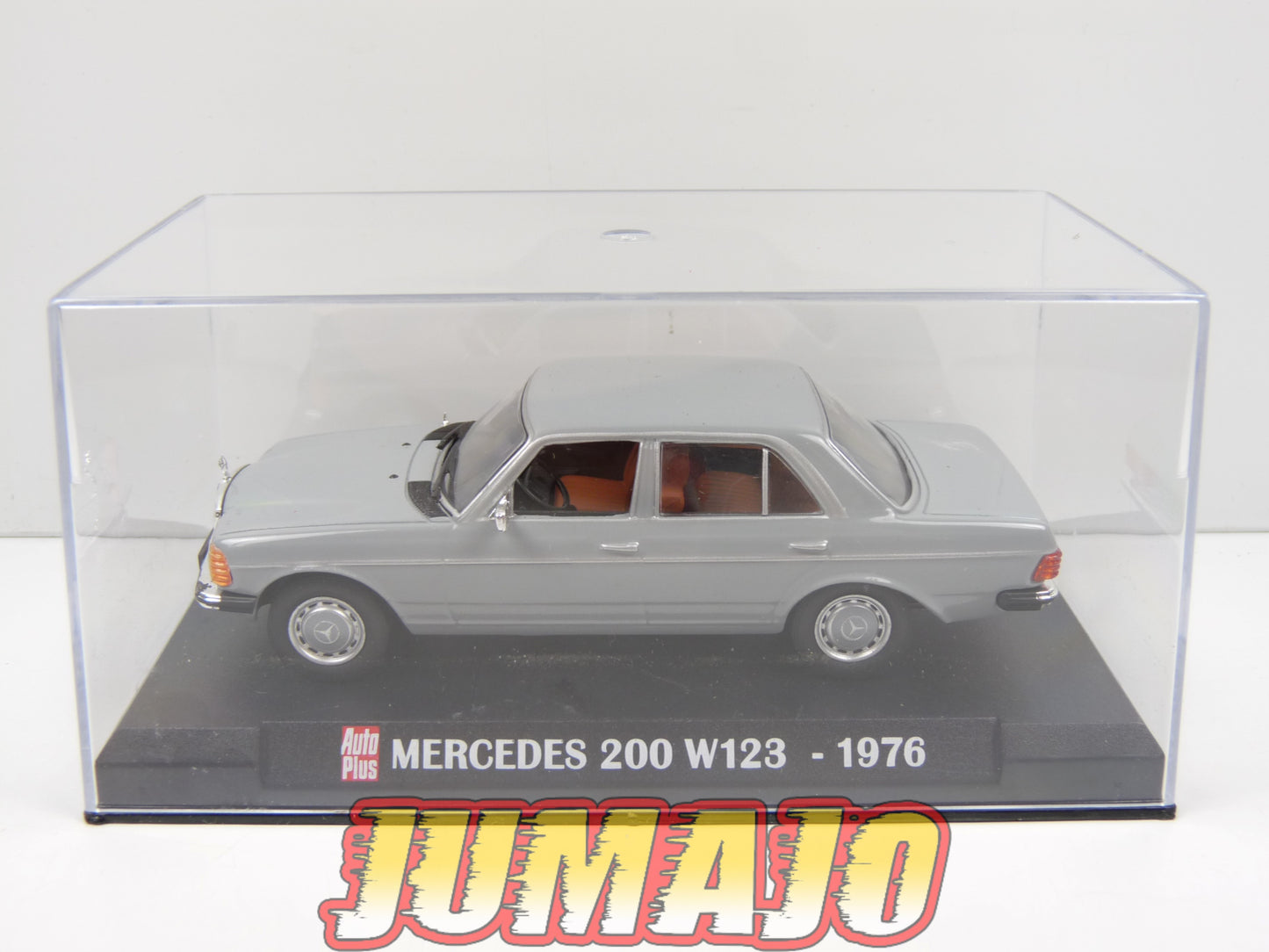 AP120 voiture 1/43 AUTO PLUS IXO : MERCEDES 200 W123