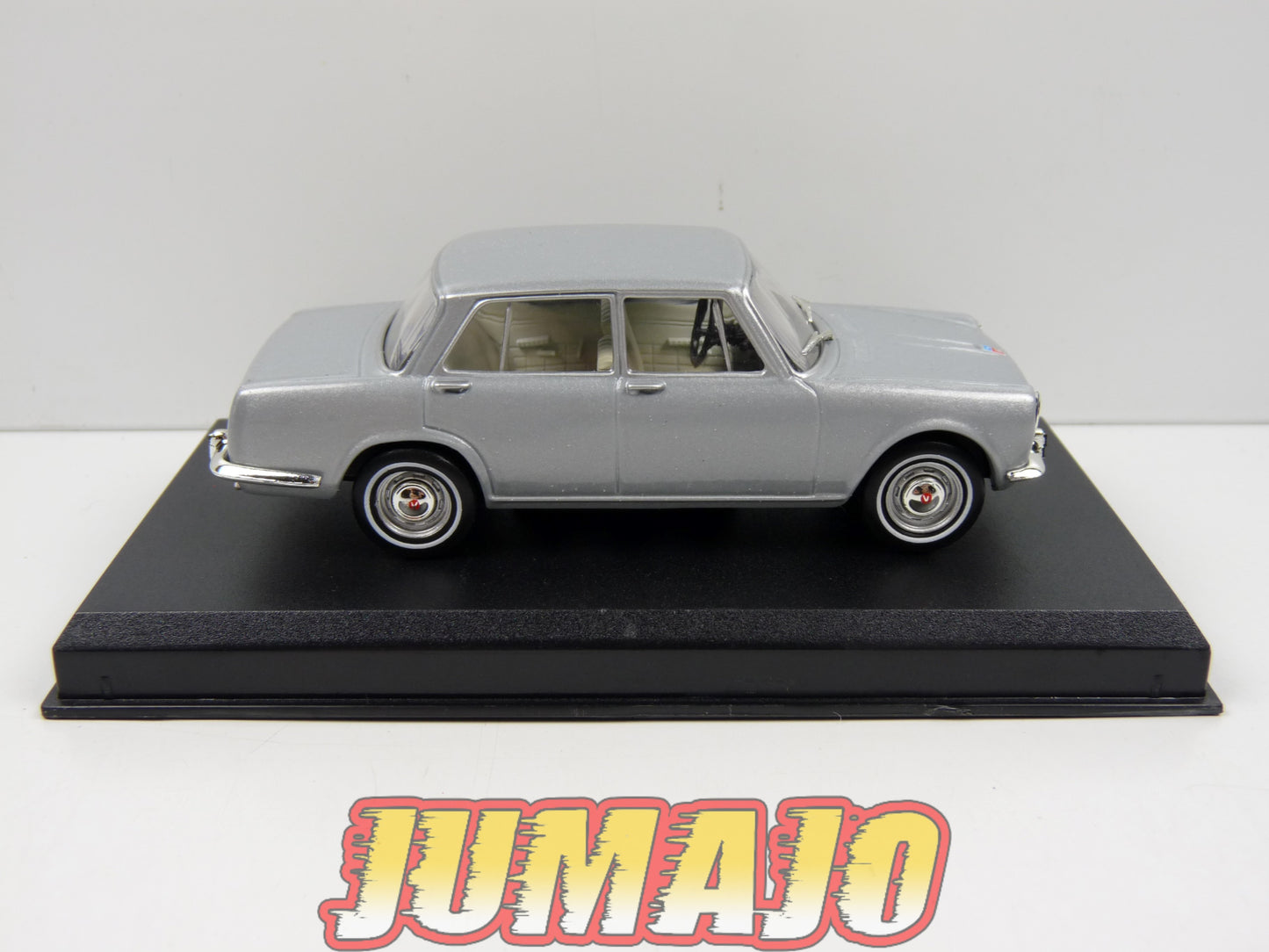 AP123 voiture 1/43 AUTO PLUS IXO : SIMCA 1500 1964