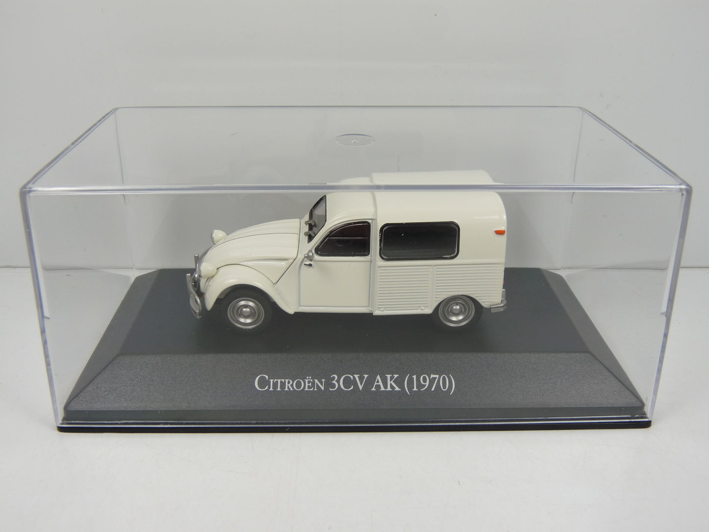 ARG115 Voiture 1/43 SALVAT Inolvidables : CITROEN 3CV AK 1970