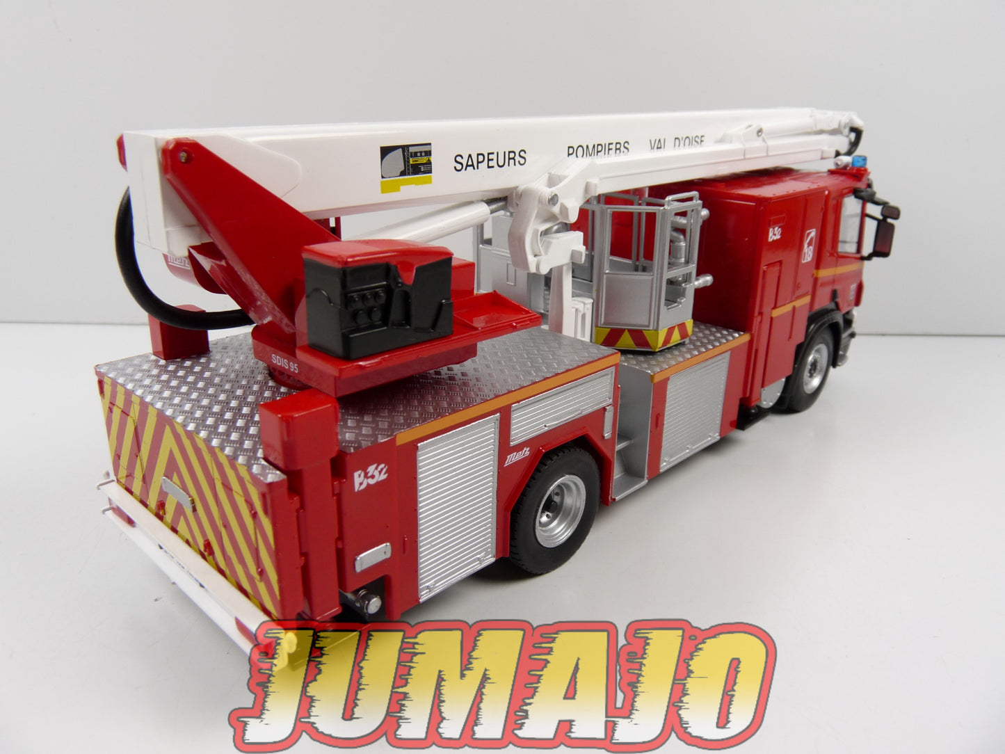 CPF102 Camion 1/43 Hachette IXO Pompiers : SCANIA P 310 SDIS val d'oise Brigade de sapeurs-pompiers de Paris