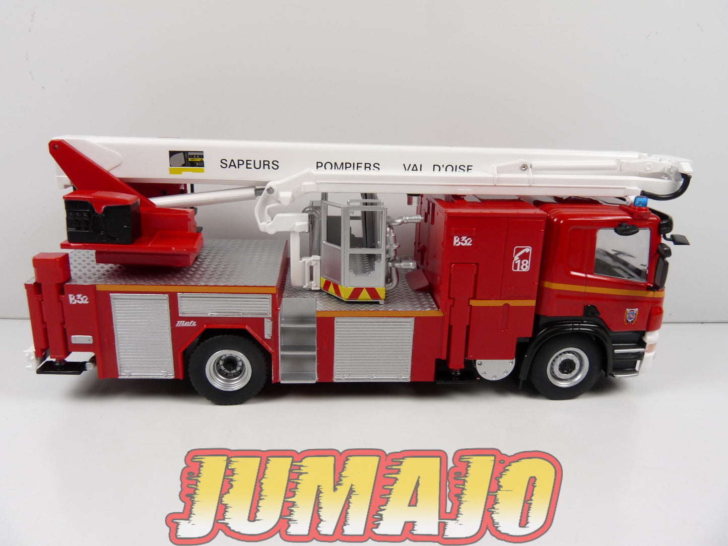 CPF102 Camion 1/43 Hachette IXO Pompiers : SCANIA P 310 SDIS val d'oise Brigade de sapeurs-pompiers de Paris