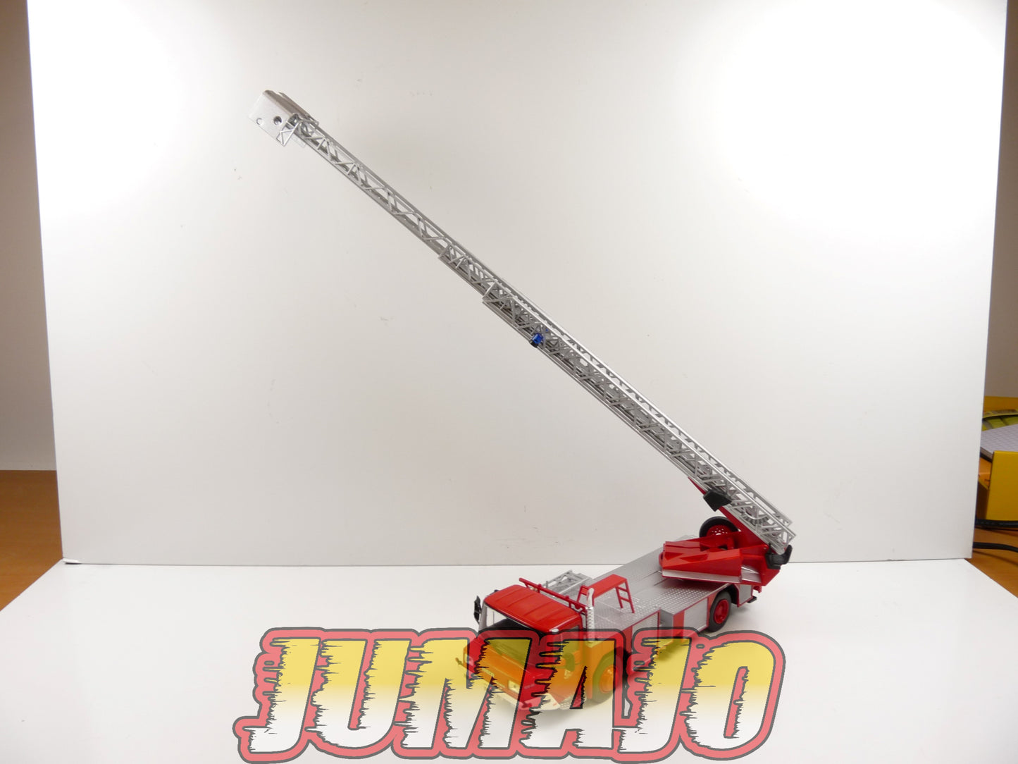 CPF70 Camion 1/43 Hachette IXO Pompiers : IVECO EPA de 30m Magirus Lyon grande échelle