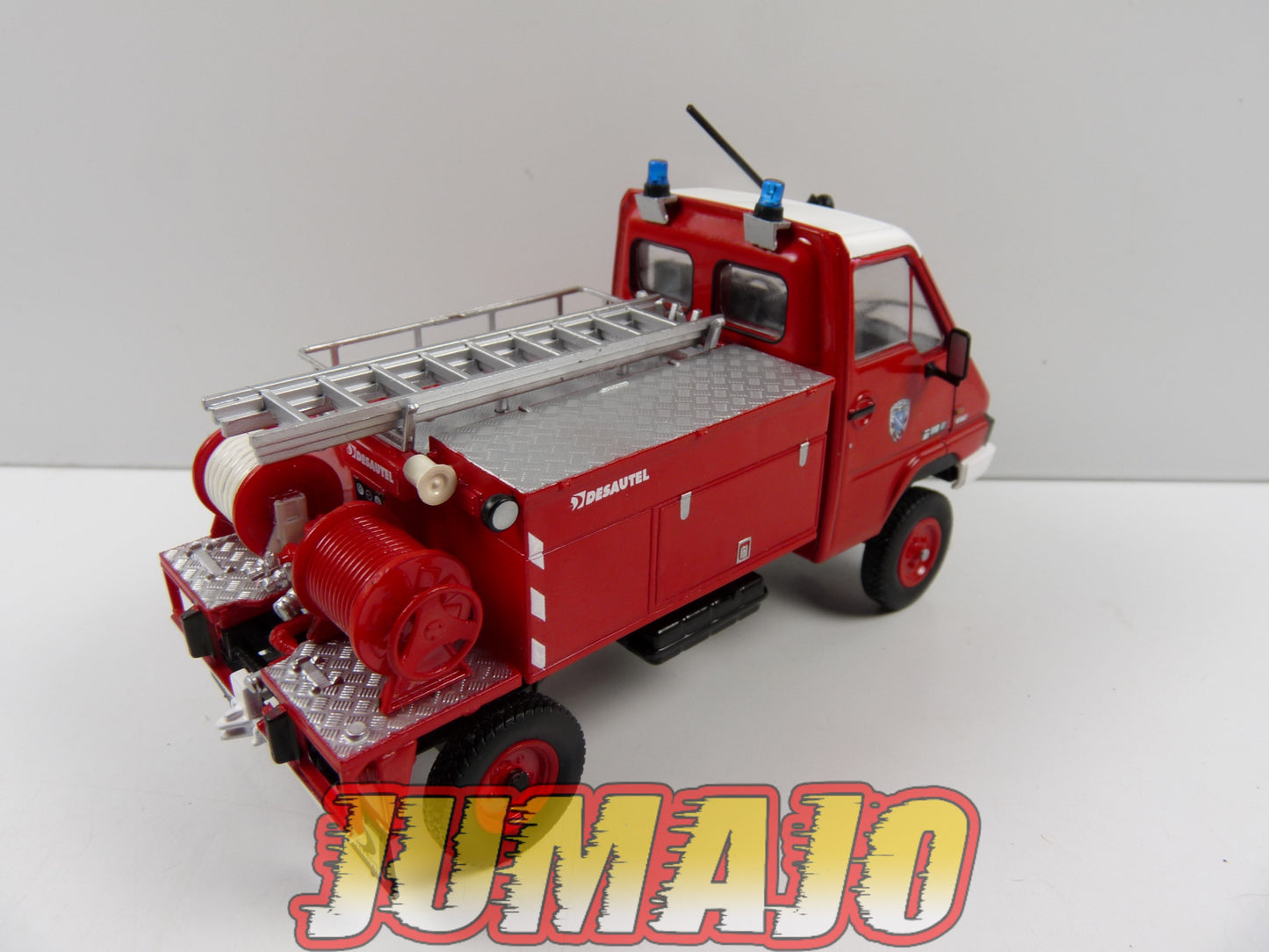 CPF88 Camion 1/43 Hachette IXO Pompiers : RENAULT B110 CCFF Desautel