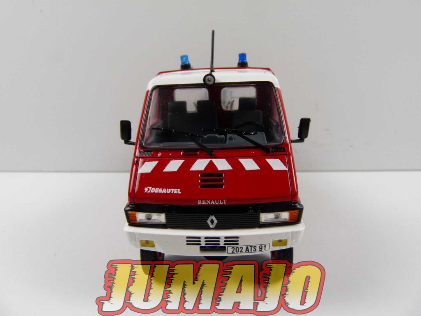 CPF88 Camion 1/43 Hachette IXO Pompiers : RENAULT B110 CCFF Desautel