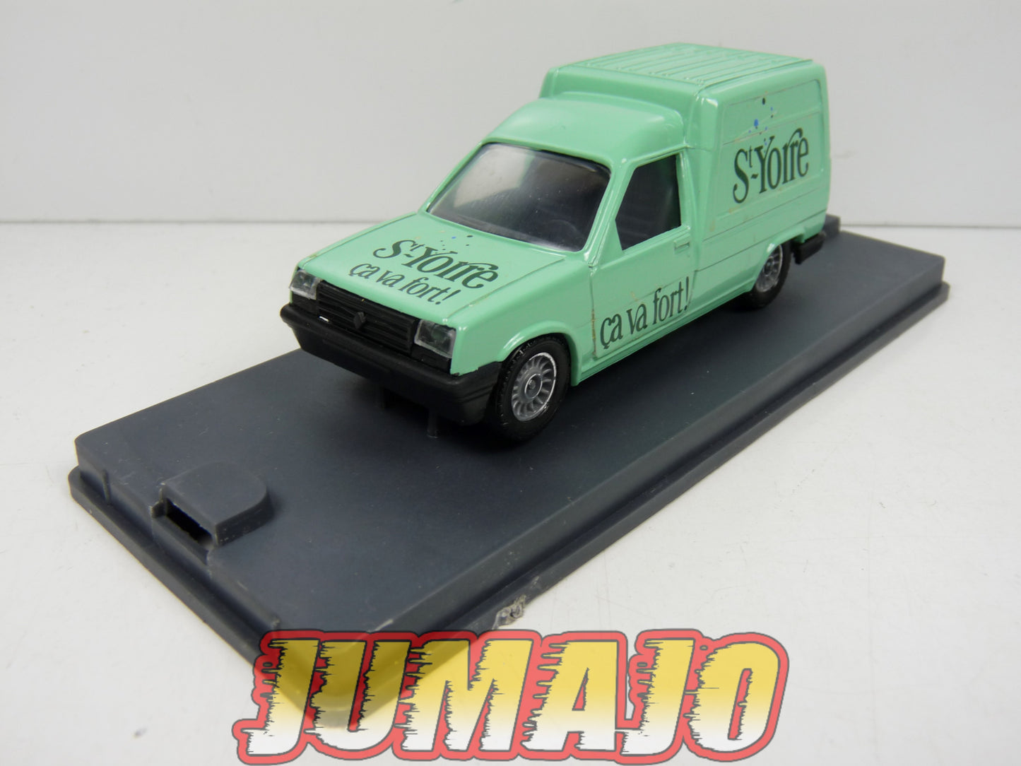 DIV11 Voiture 1/43 VEREM : RENAULT EXPRESS St-Yorre