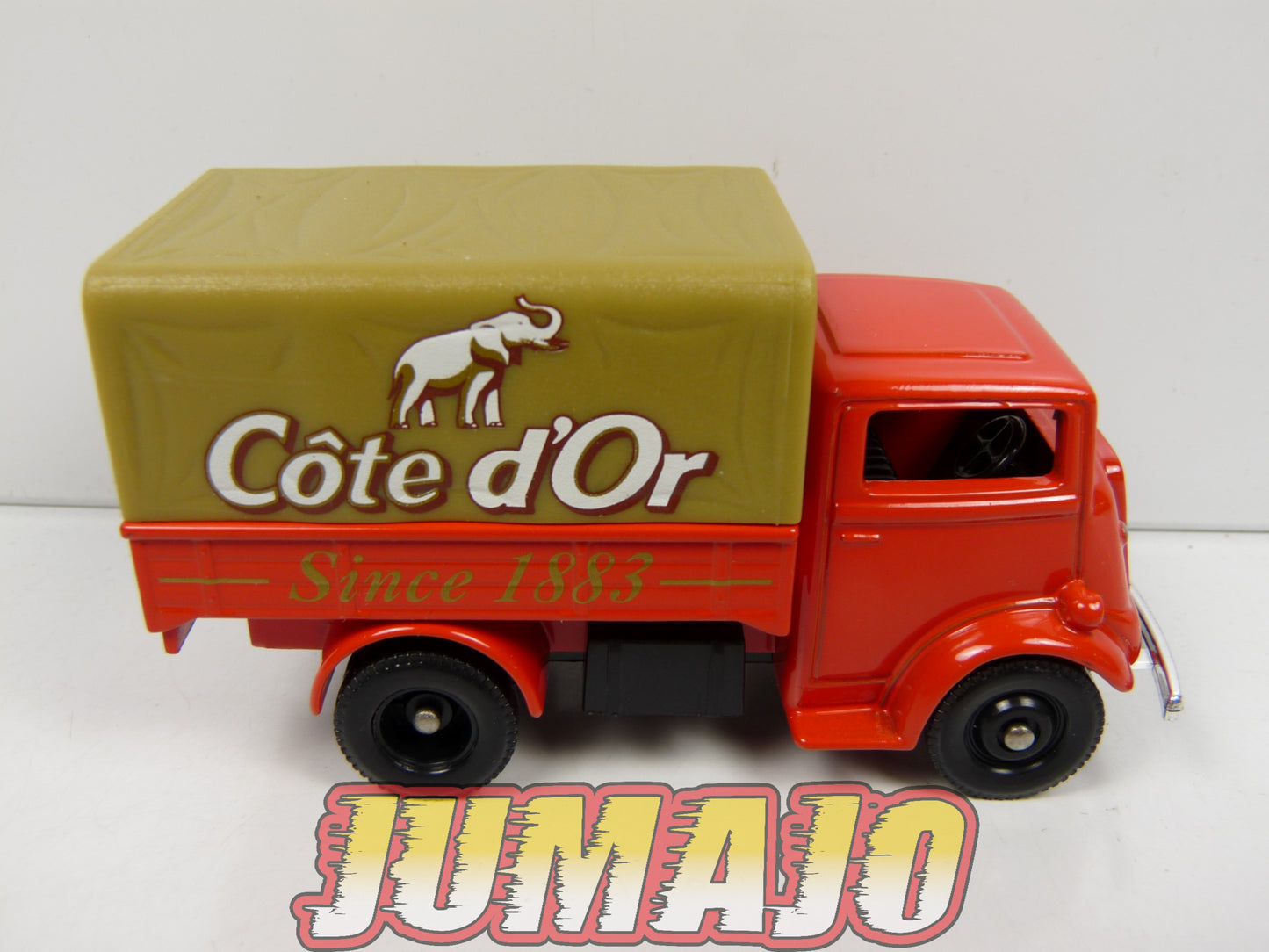 DIV33 CORGI Camions d'antan : Fordson TV Truck "Côte d'or" 8cm