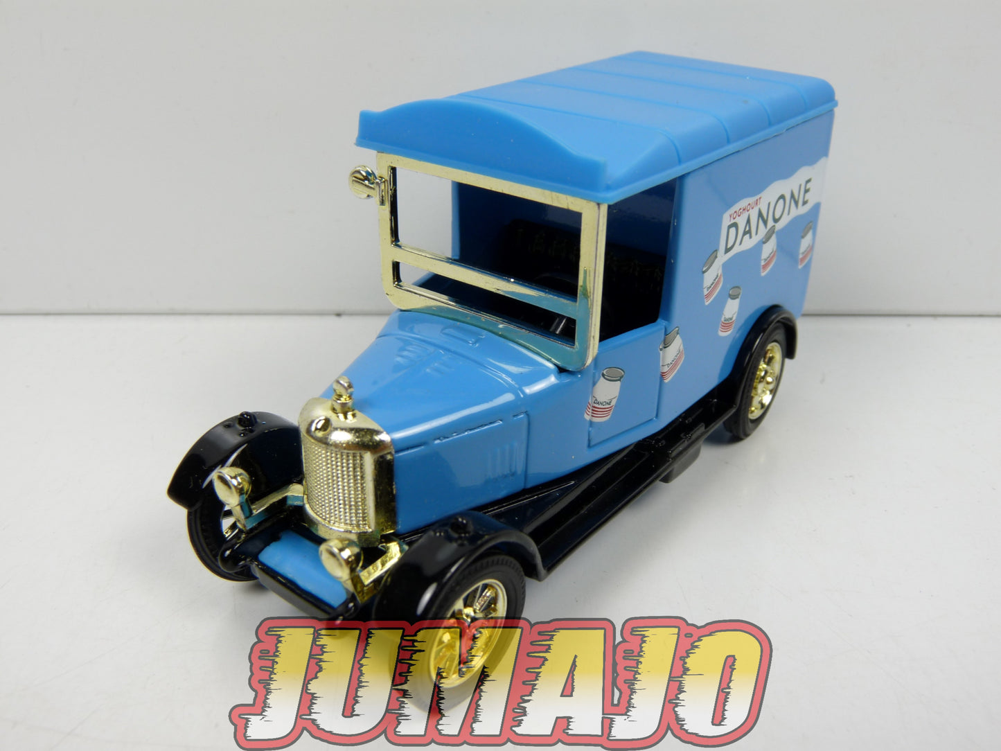 DIV34 CORGI Camions d'antan : Camionnette Morris "Yoghourt Danone" 8cm