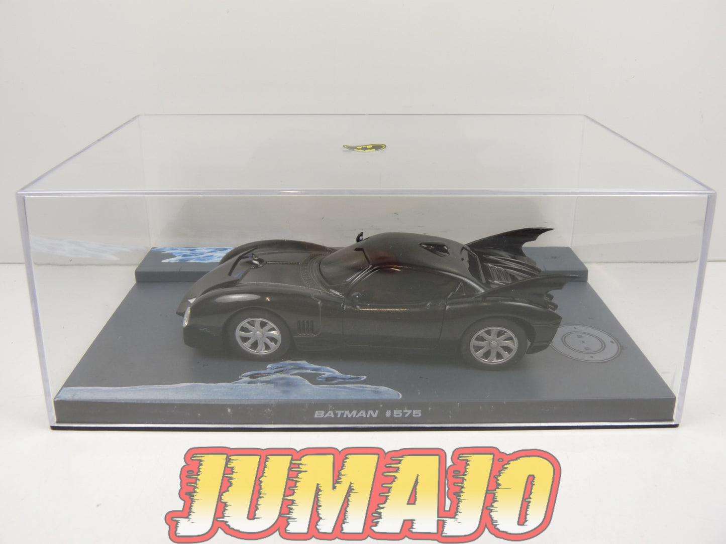 FIL3 voiture 1/43 BATMOBILE eaglemoss : BATMAN #575 (Sans fond)