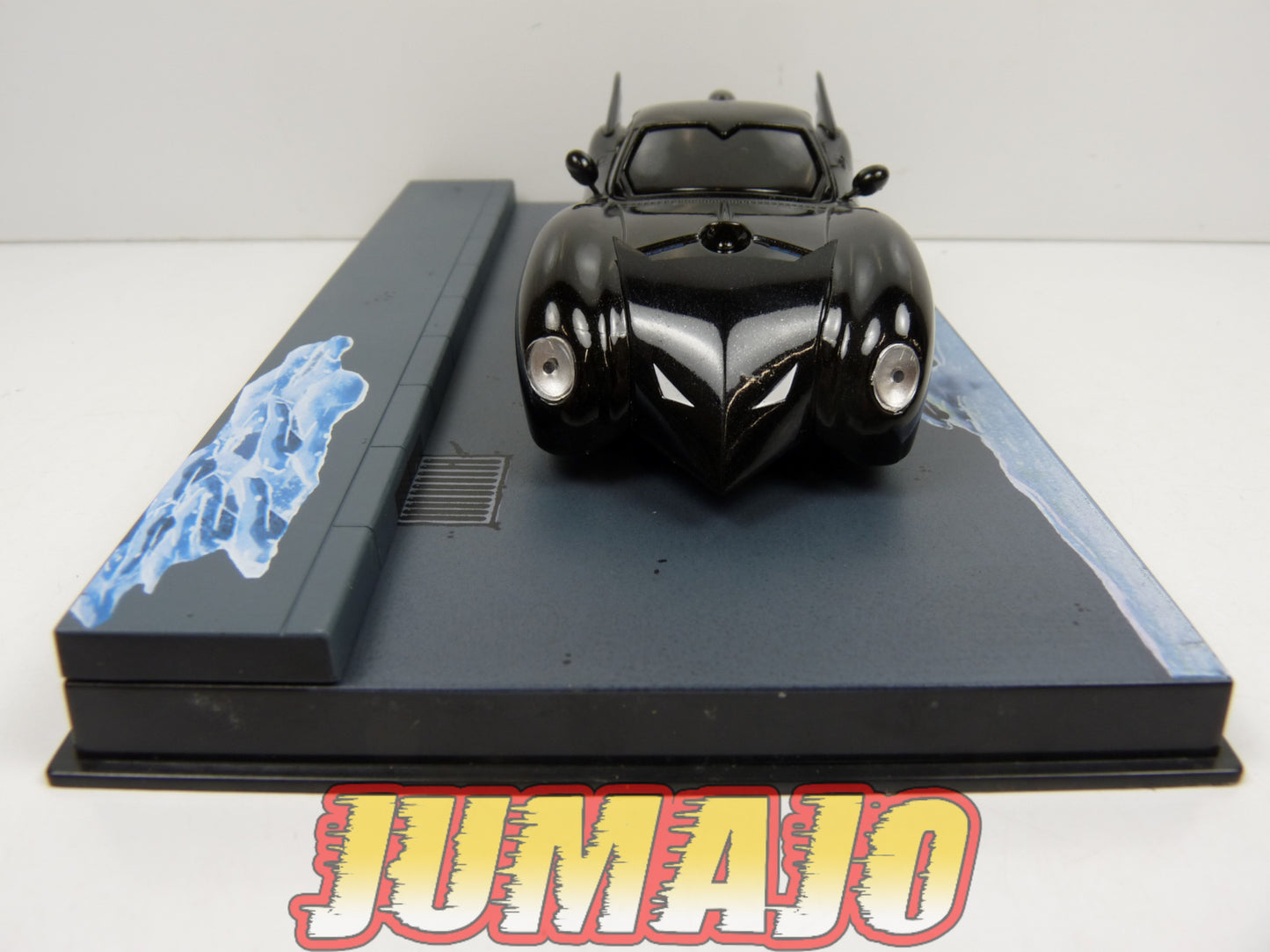 FIL3 voiture 1/43 BATMOBILE eaglemoss : BATMAN #575 (Sans fond)