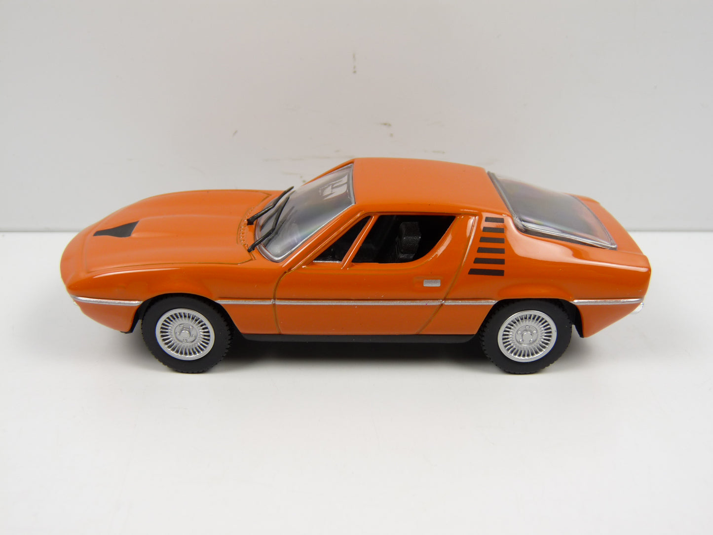 ITB0 Voiture 1/43 civile Italienne NOREV blister : ALFA ROMEO Montreal