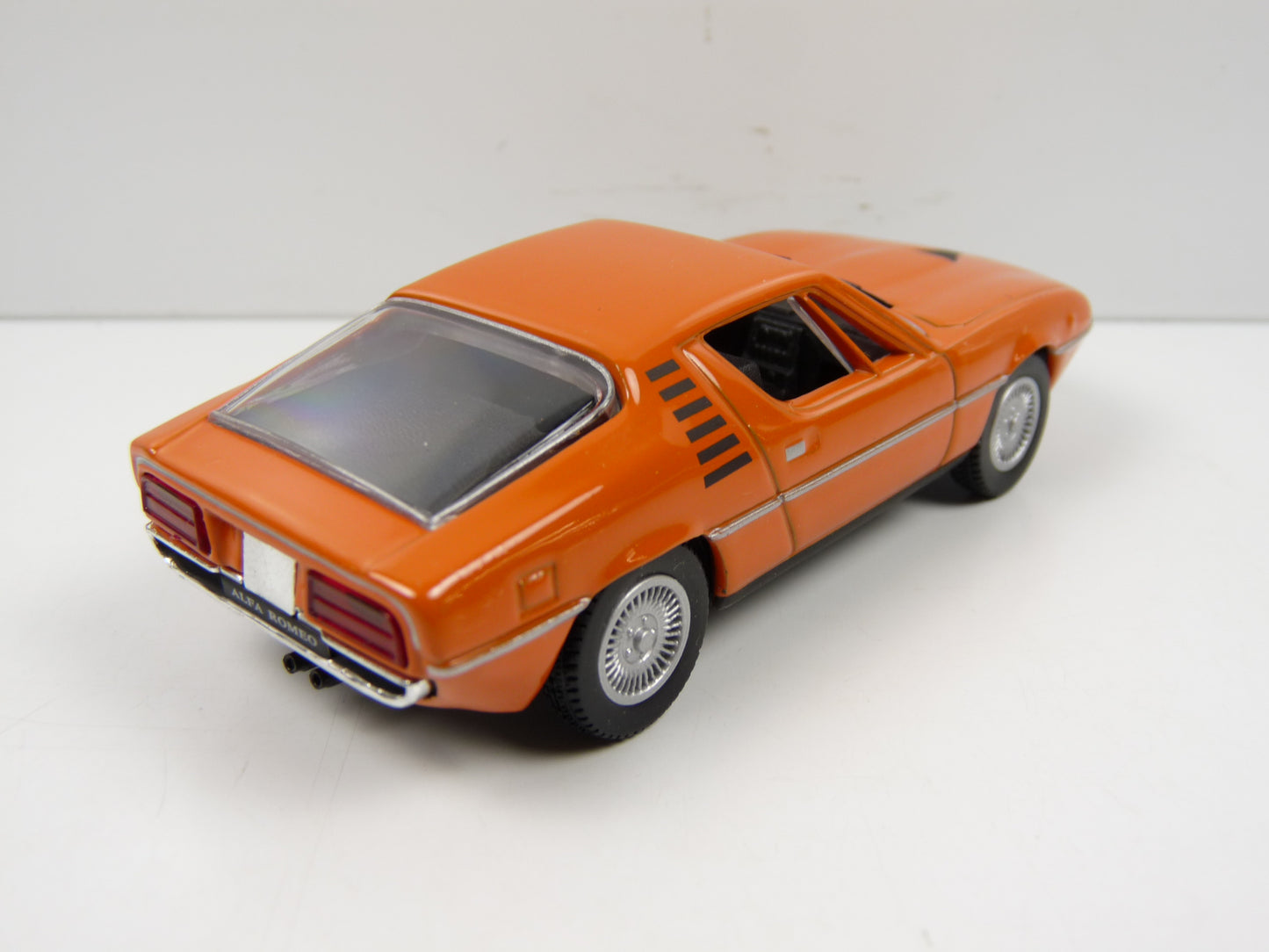ITB0 Voiture 1/43 civile Italienne NOREV blister : ALFA ROMEO Montreal