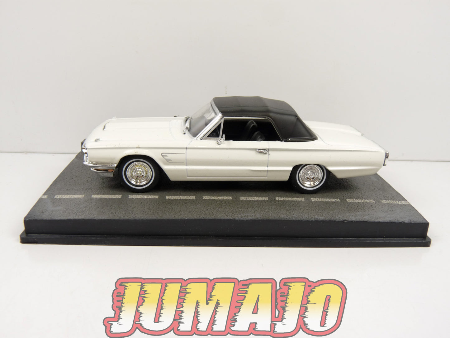 JB111 Voiture 1/43 IXO 007 JAMES BOND : FORD Thunderbird Thunderball