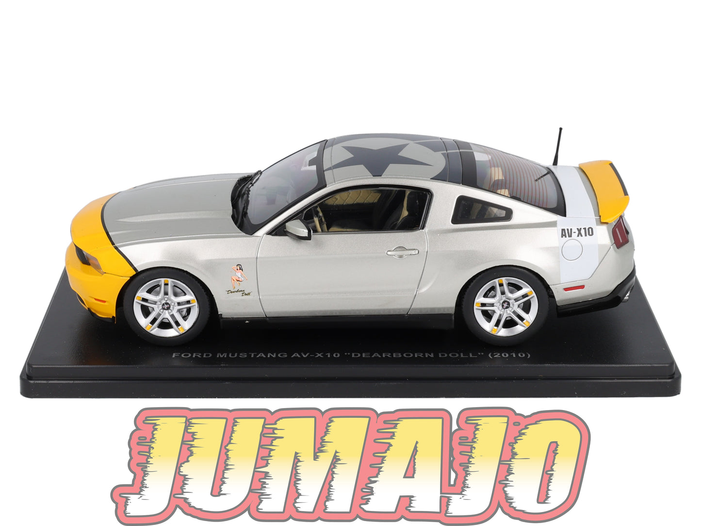 MUS41 Voiture 1/24 Altaya MUSTANG : FORD Mustang AV-X10 Dearborn Doll 2010