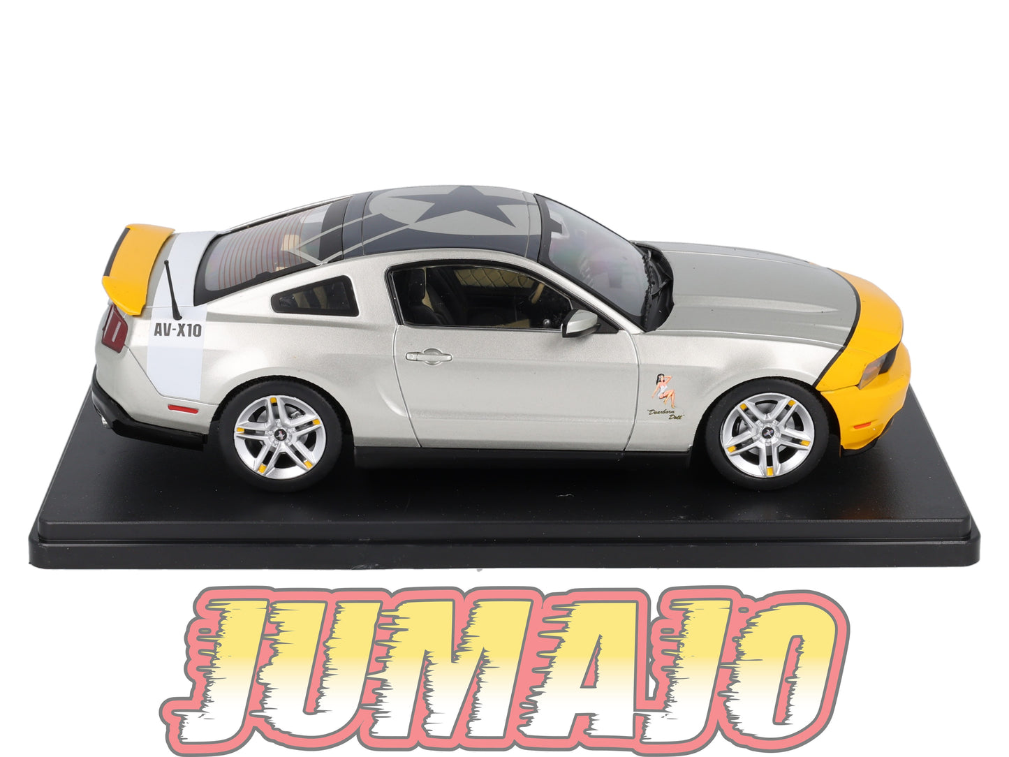 MUS41 Voiture 1/24 Altaya MUSTANG : FORD Mustang AV-X10 Dearborn Doll 2010