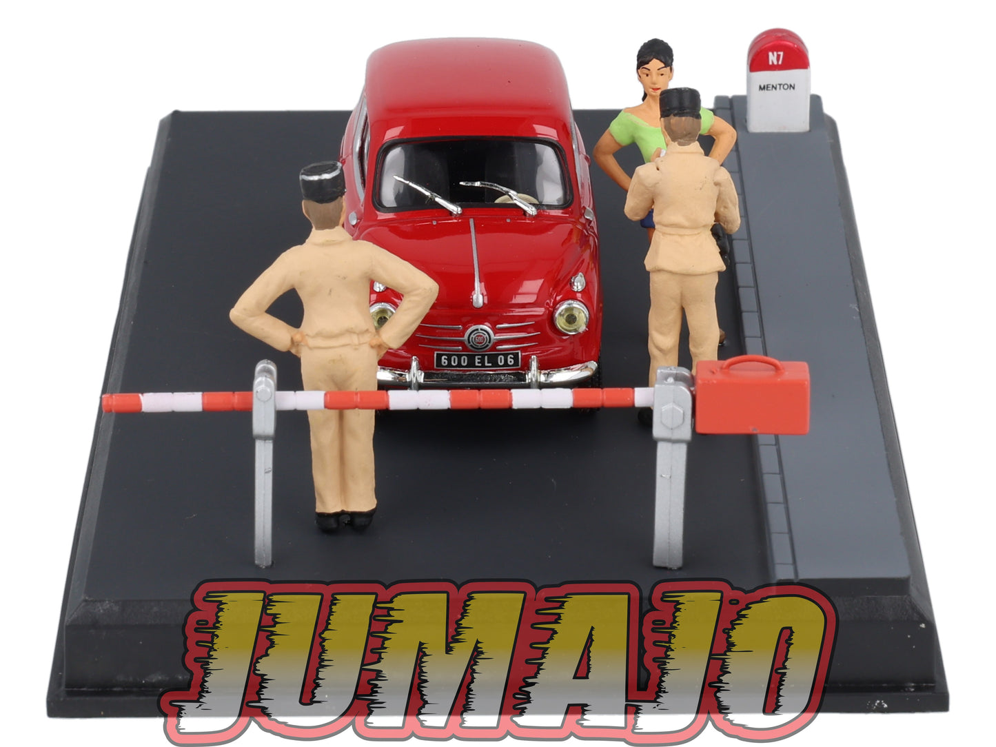 NB22 Voiture IXO 1/43 Diorama Route bleue FIAT 600 La douane