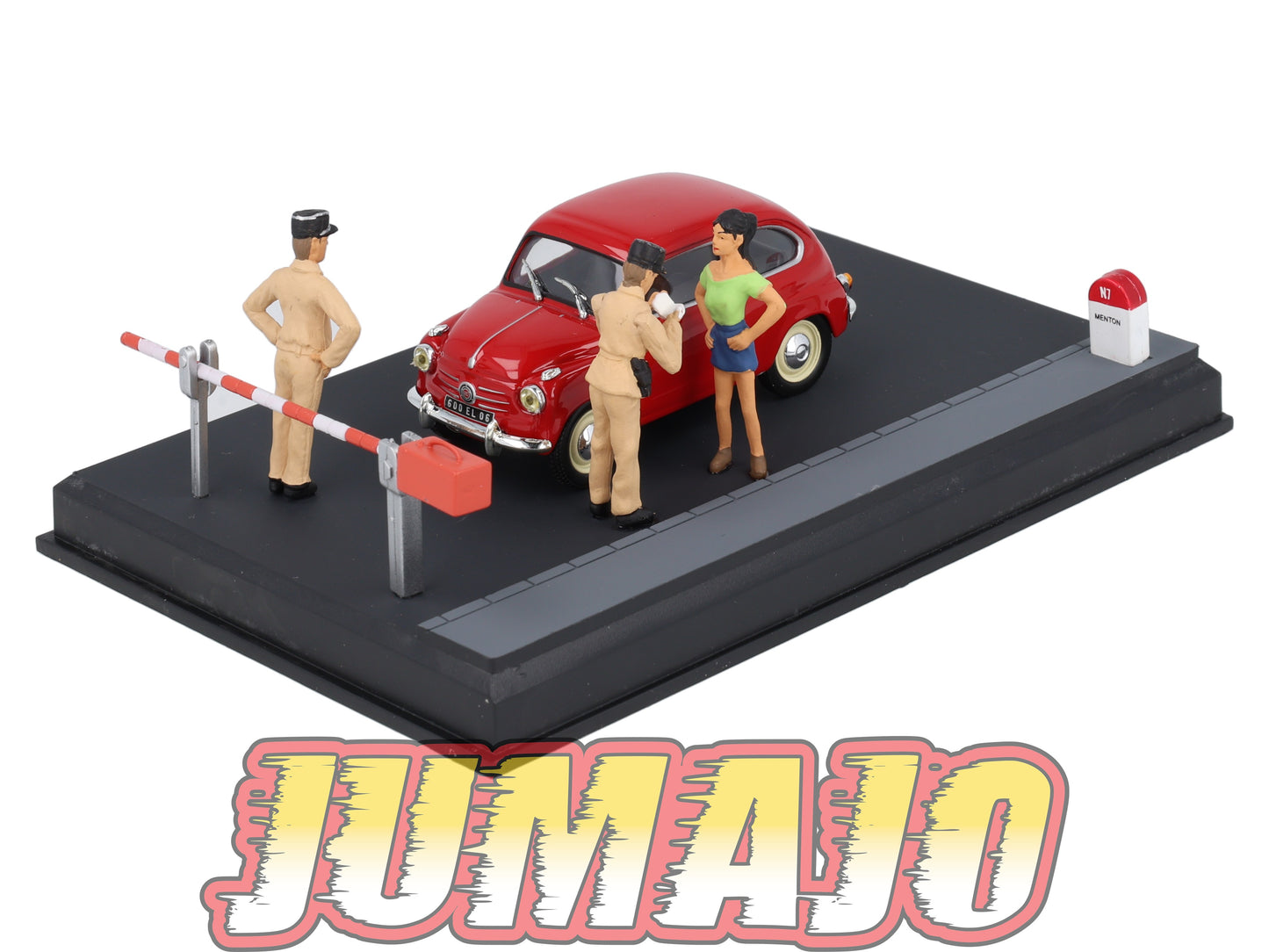 NB22 Voiture IXO 1/43 Diorama Route bleue FIAT 600 La douane