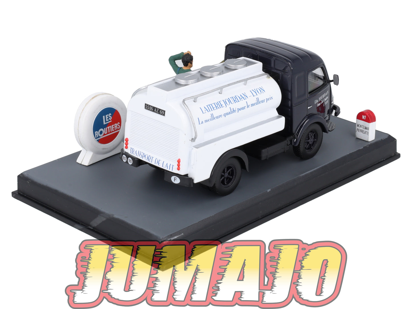 NB24 Voiture IXO 1/43 Diorama Route bleue RENAULT Galion Le Relais Routier