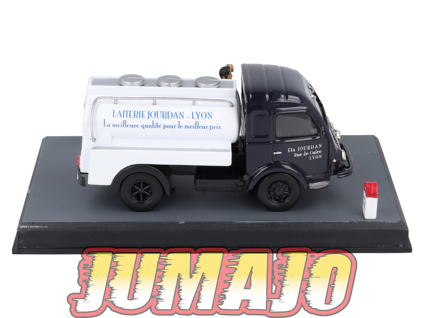 NB24 Voiture IXO 1/43 Diorama Route bleue RENAULT Galion Le Relais Routier