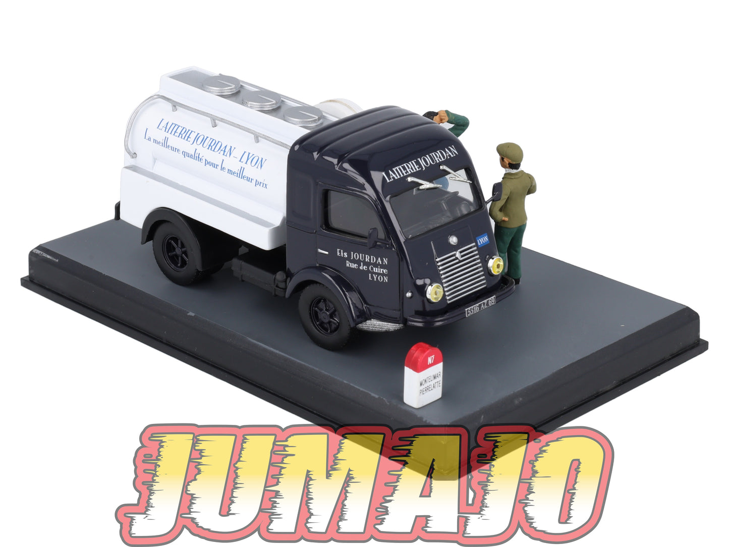 NB24 Voiture IXO 1/43 Diorama Route bleue RENAULT Galion Le Relais Routier