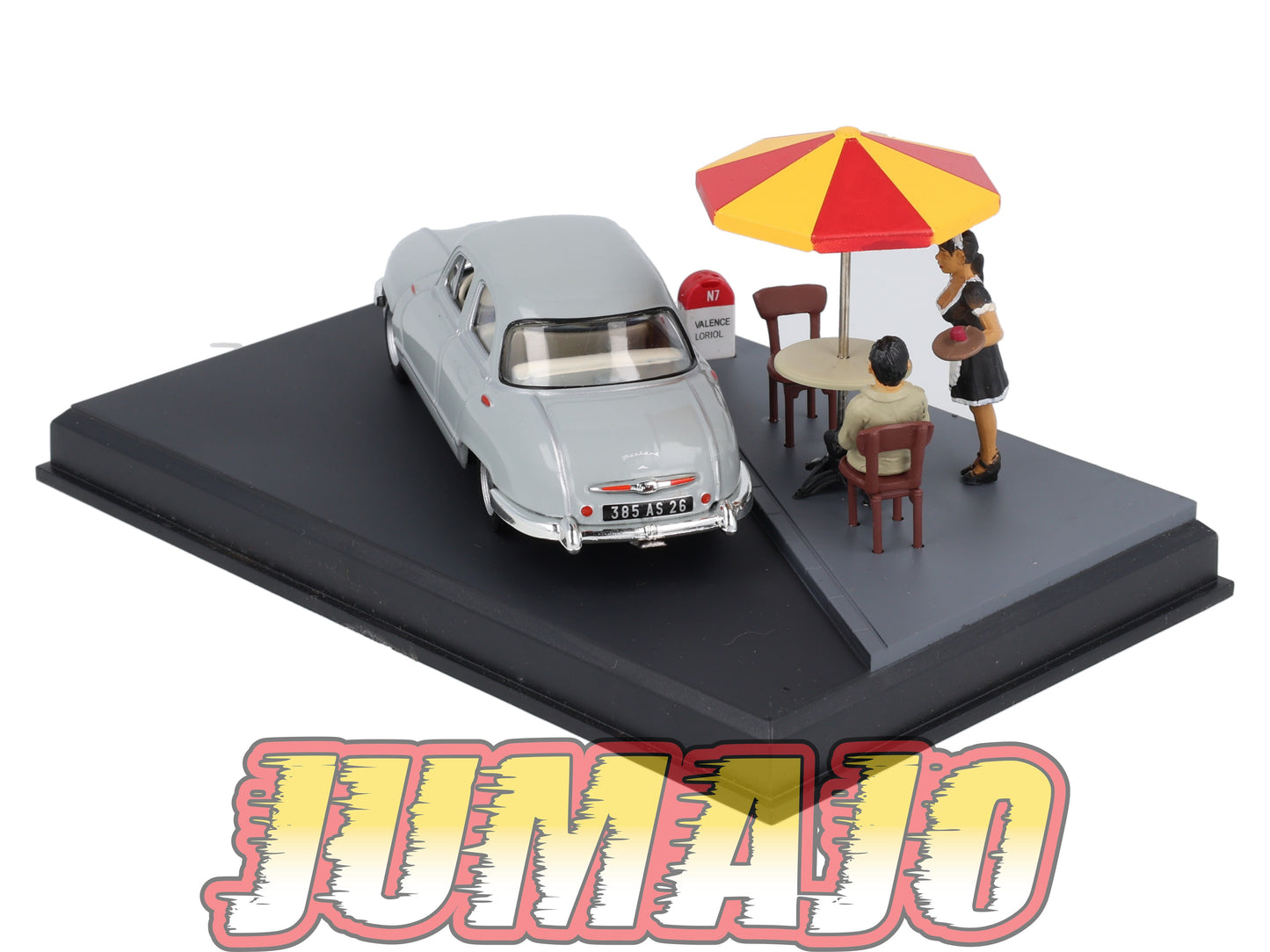NB6 Voiture IXO 1/43 Diorama Route bleue PANHARD Dyna Z l'arrêt au café