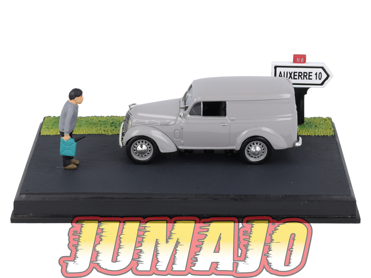 NB74 Voiture IXO 1/43 Diorama Route bleue RENAULT Juvaquatre panne d'essence