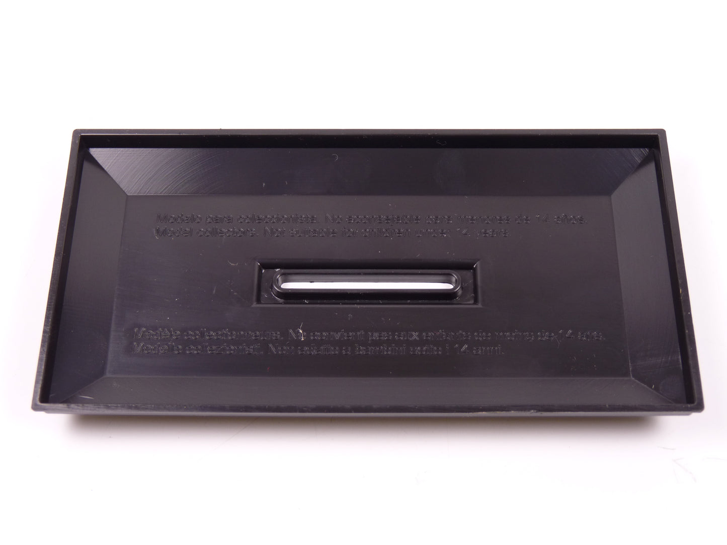 BTE4 Boîtes vitrine HAUTES 8 cm : Lot de 16 boîtes avec socles