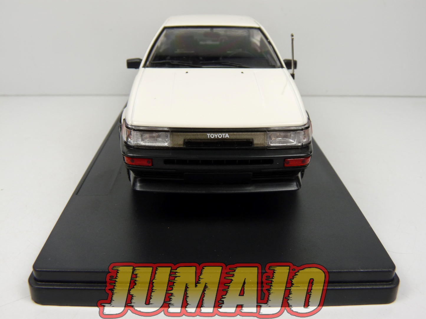 PTVQ30 Voiture 1/24 SALVAT Models : TOYOTA Corolla GT 1983