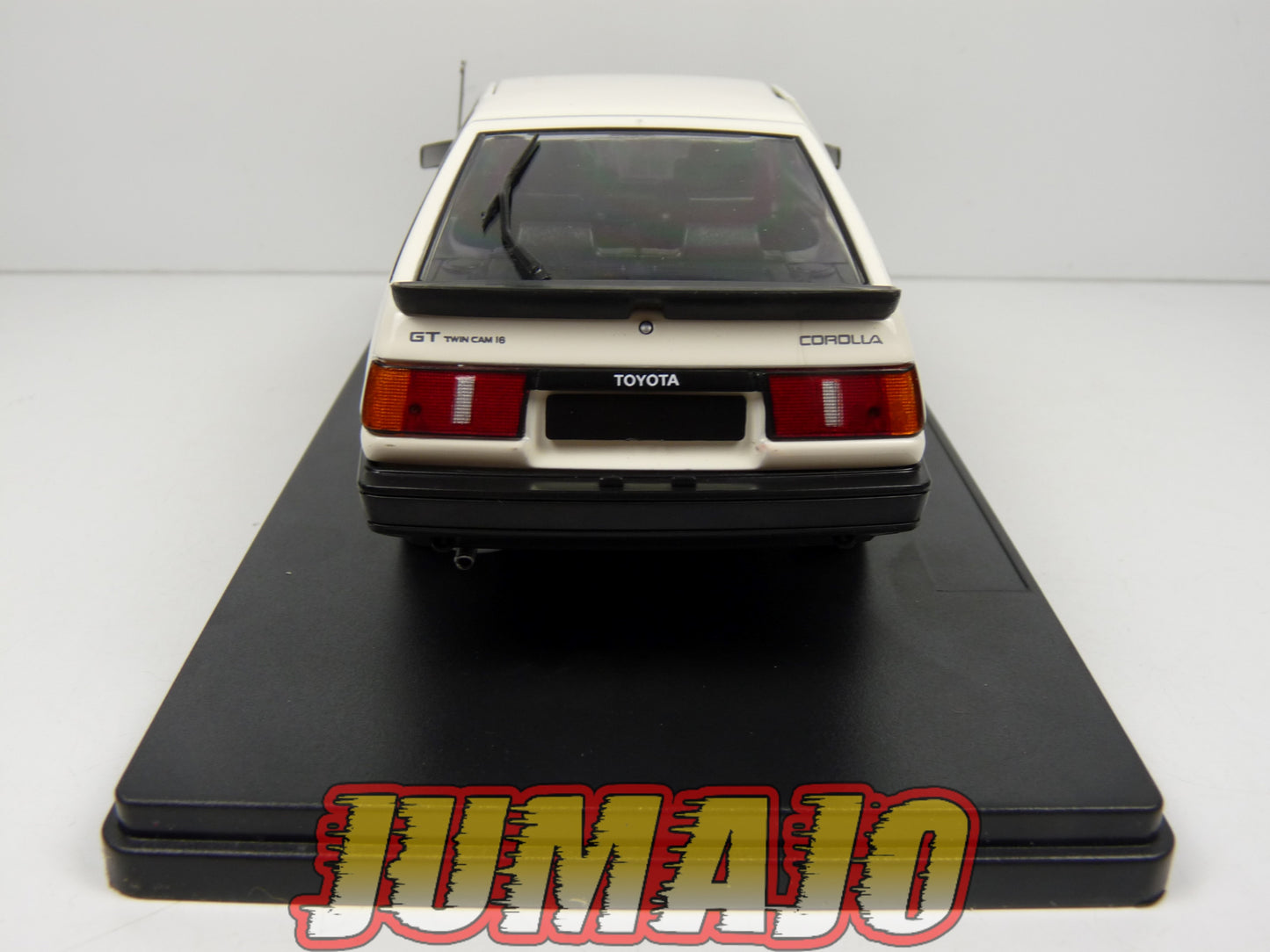 PTVQ30 Voiture 1/24 SALVAT Models : TOYOTA Corolla GT 1983