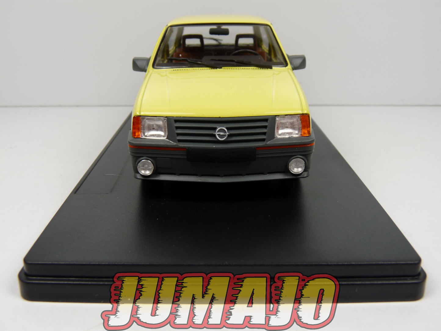 PTVQ31 Voiture 1/24 SALVAT Models : OPEL Corsa A SR 1983