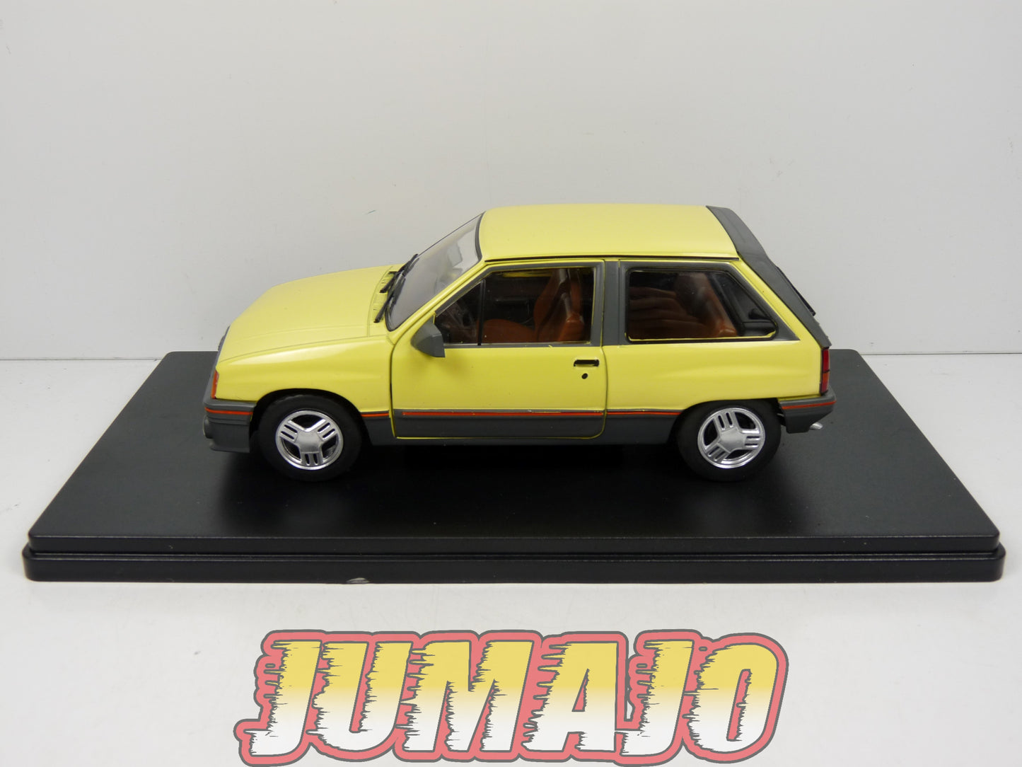 PTVQ31 Voiture 1/24 SALVAT Models : OPEL Corsa A SR 1983