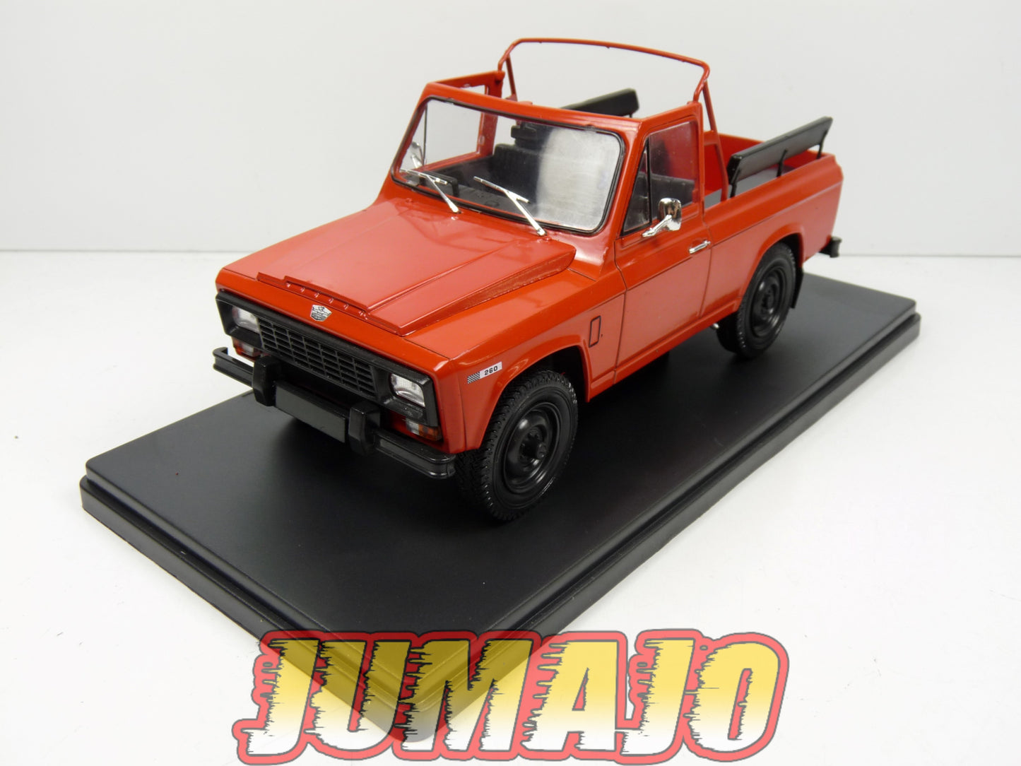 PTVQ33 Voiture 1/24 SALVAT Models : Portaro 260D 1980