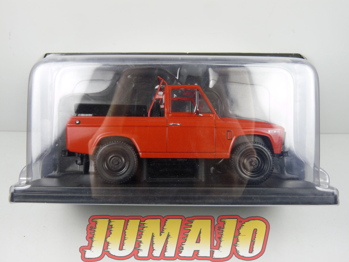 PTVQ33 Voiture 1/24 SALVAT Models : Portaro 260D 1980