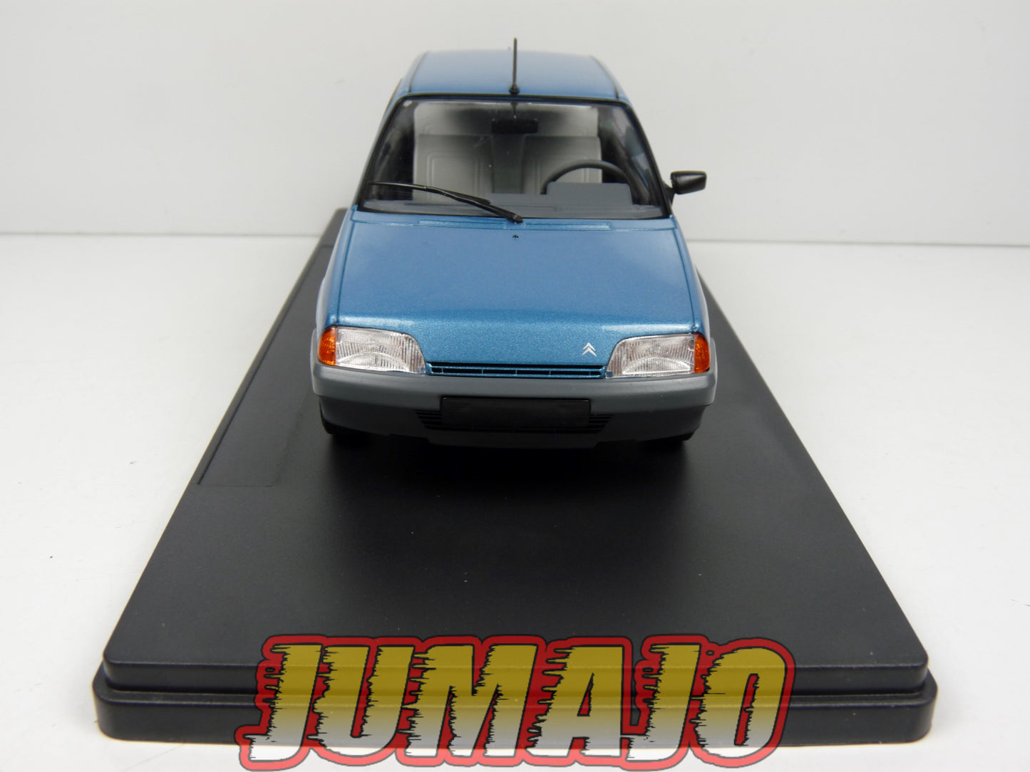 PTVQ34 Voiture 1/24 SALVAT Models : CITROEN AX 1988