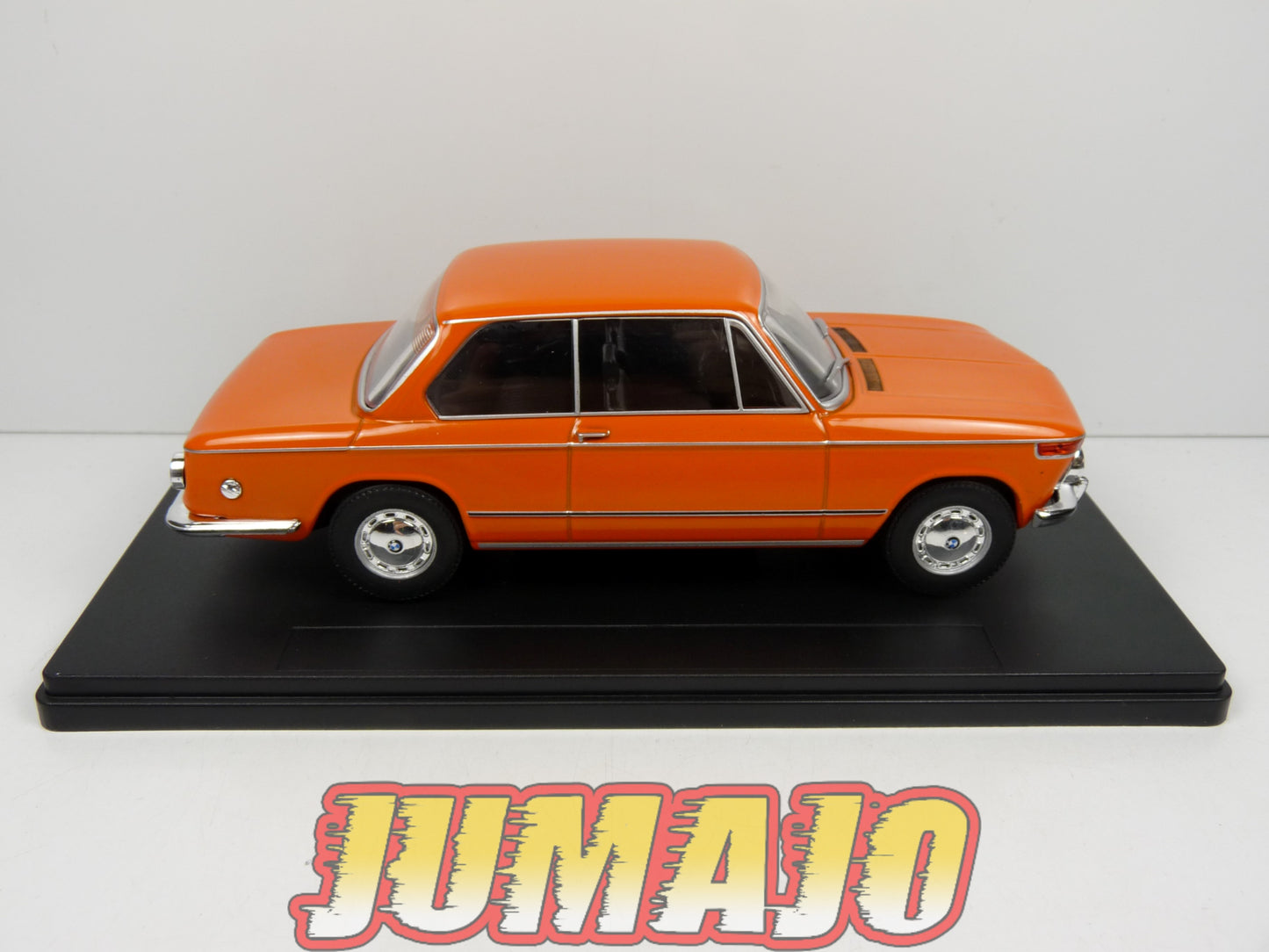 PTVQ36 Voiture 1/24 SALVAT Models : BMW 2002 TII 1971