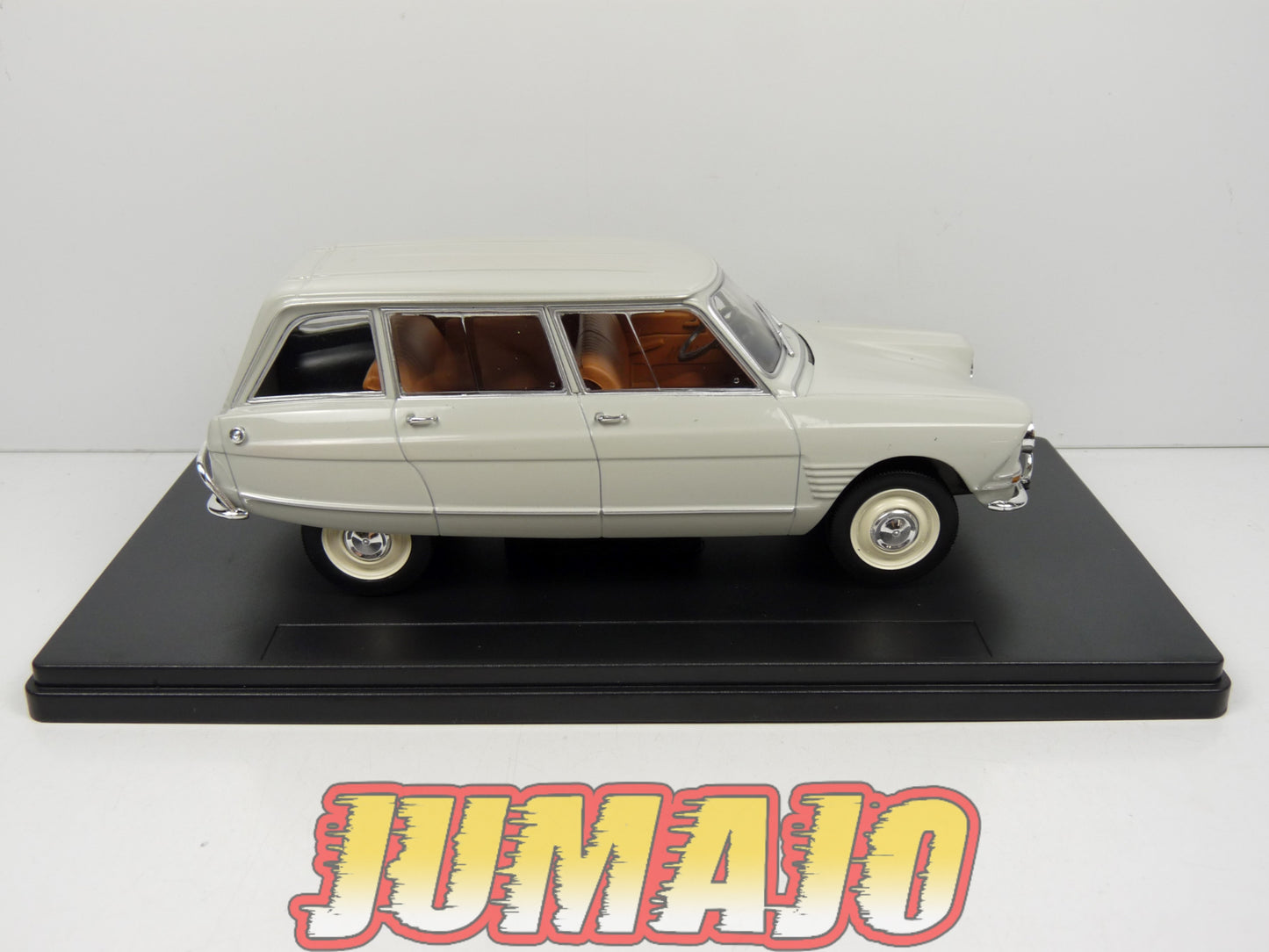 PTVQ39 Voiture 1/24 SALVAT Models : CITROEN Ami 6 Break Club 1968