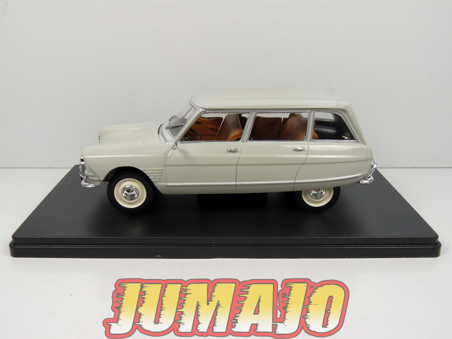 PTVQ39 Voiture 1/24 SALVAT Models : CITROEN Ami 6 Break Club 1968