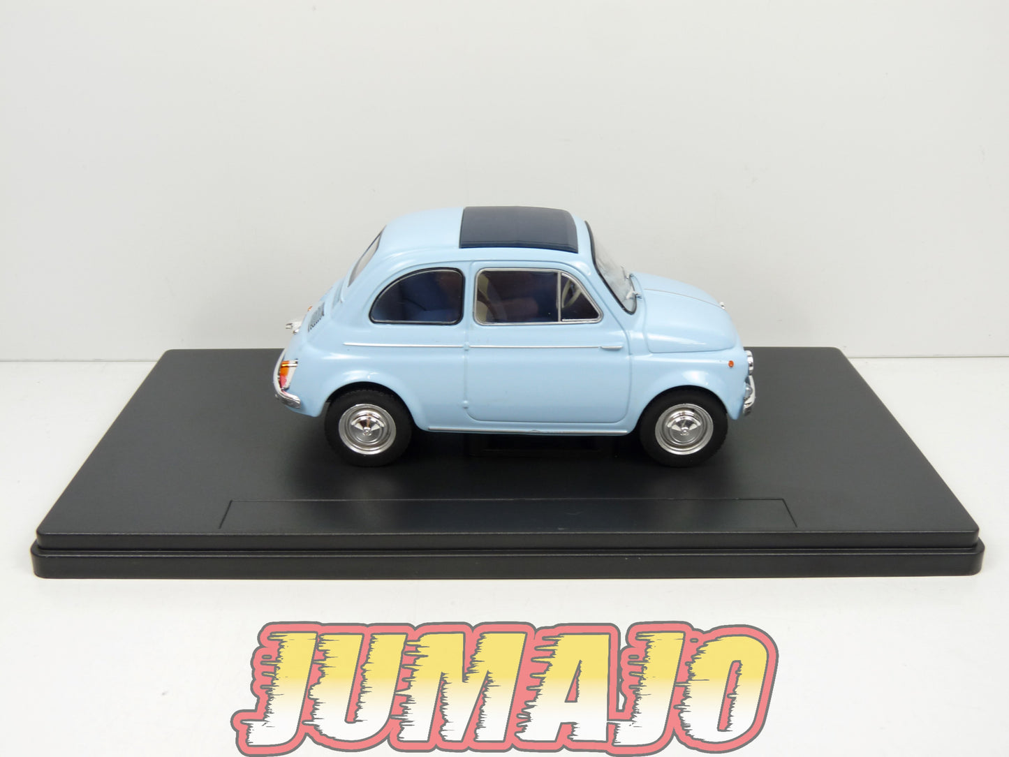PTVQ43 Voiture 1/24 SALVAT Models : FIAT 500 1960