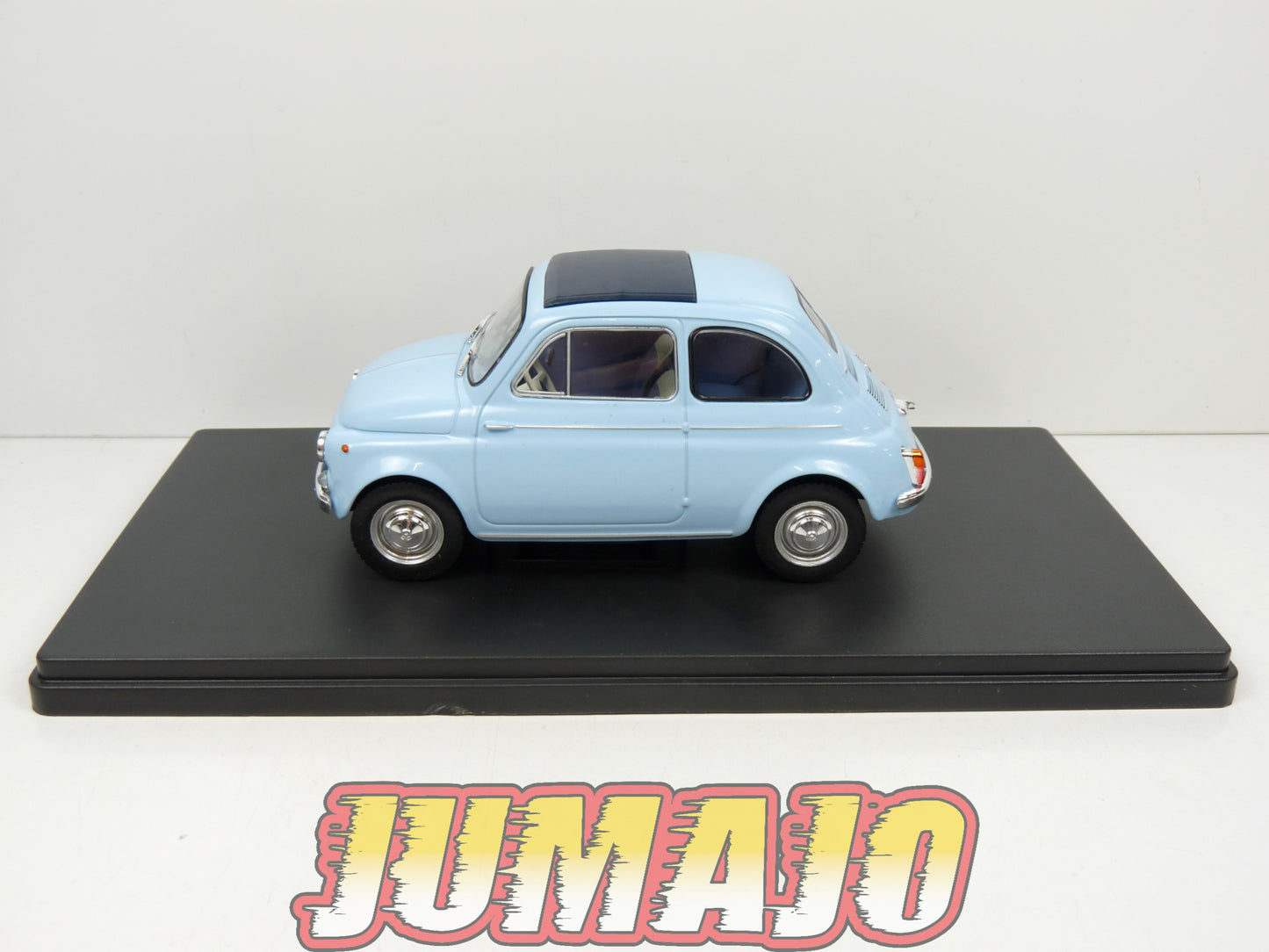 PTVQ43 Voiture 1/24 SALVAT Models : FIAT 500 1960