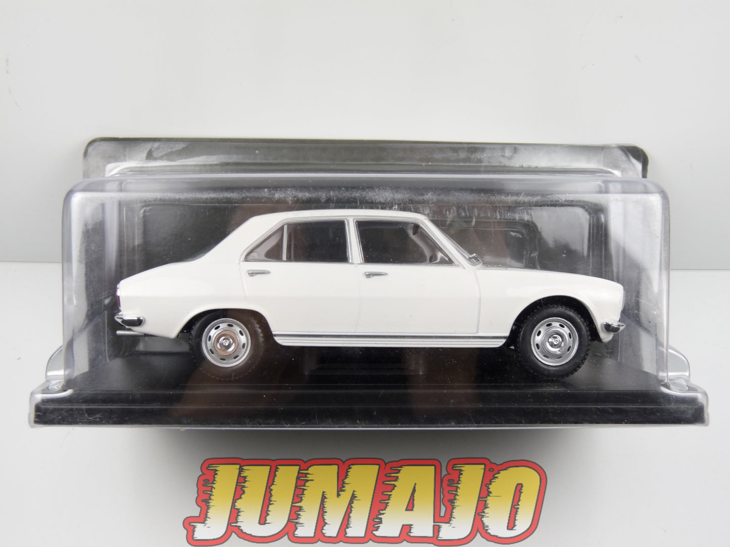 PTVQ44 Voiture 1/24 SALVAT Models : Peugeot 504 1969