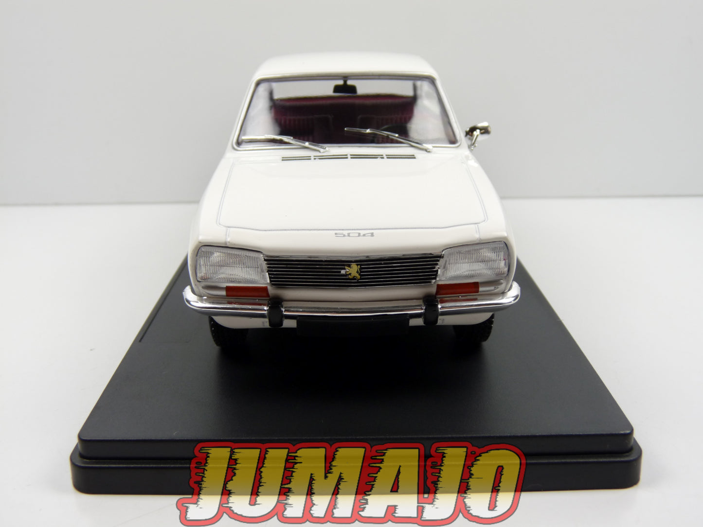 PTVQ44 Voiture 1/24 SALVAT Models : Peugeot 504 1969