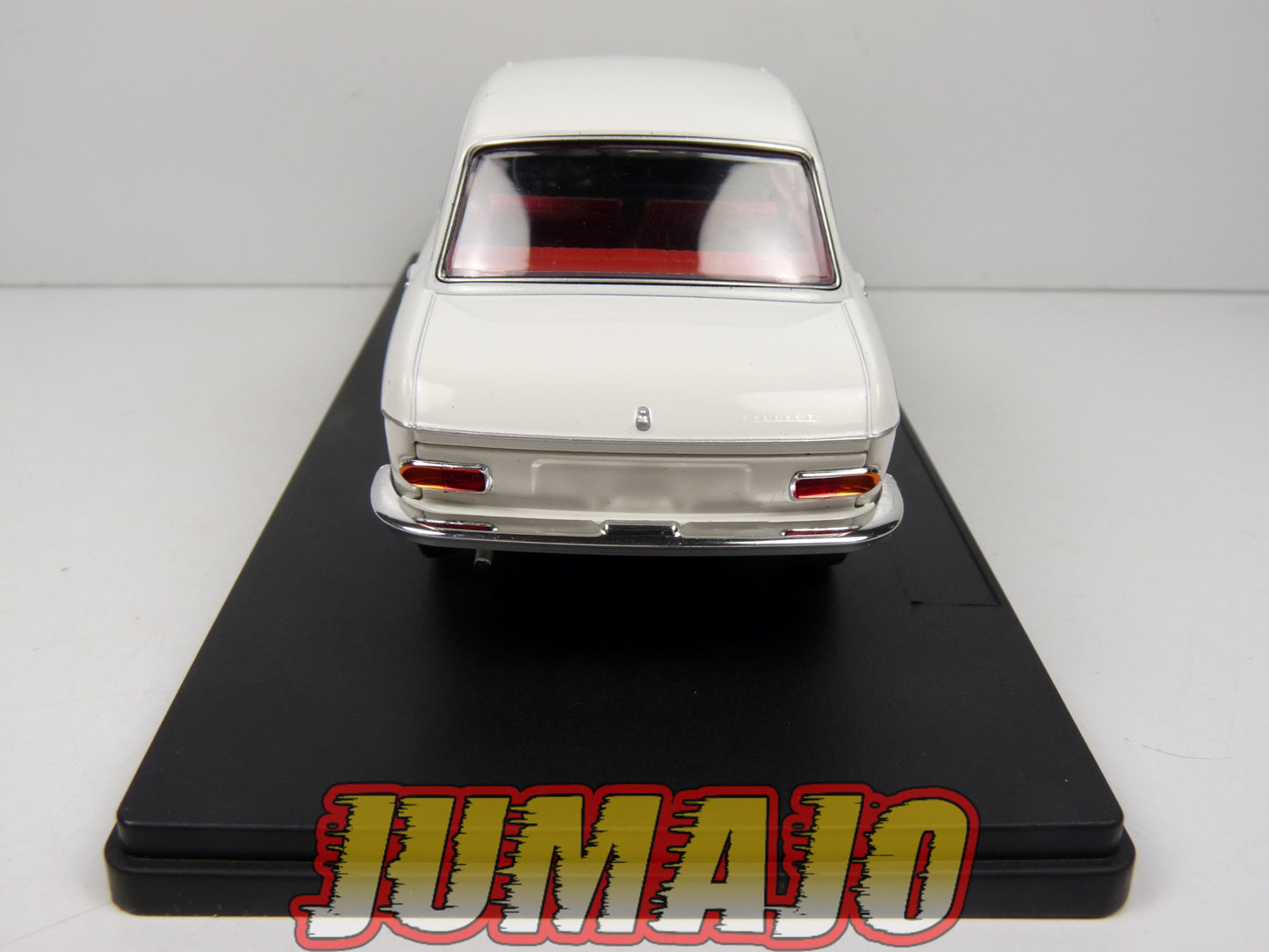 PTVQ53 Voiture 1/24 SALVAT Models : PEUGEOT 204 1968