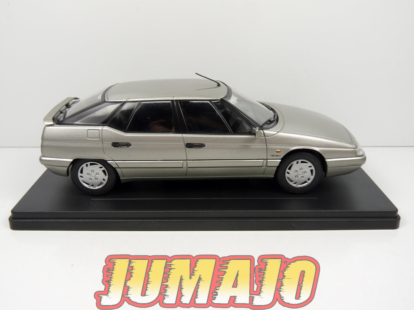 PTVQ59 Voiture 1/24 SALVAT Models : CITROEN XM 1993