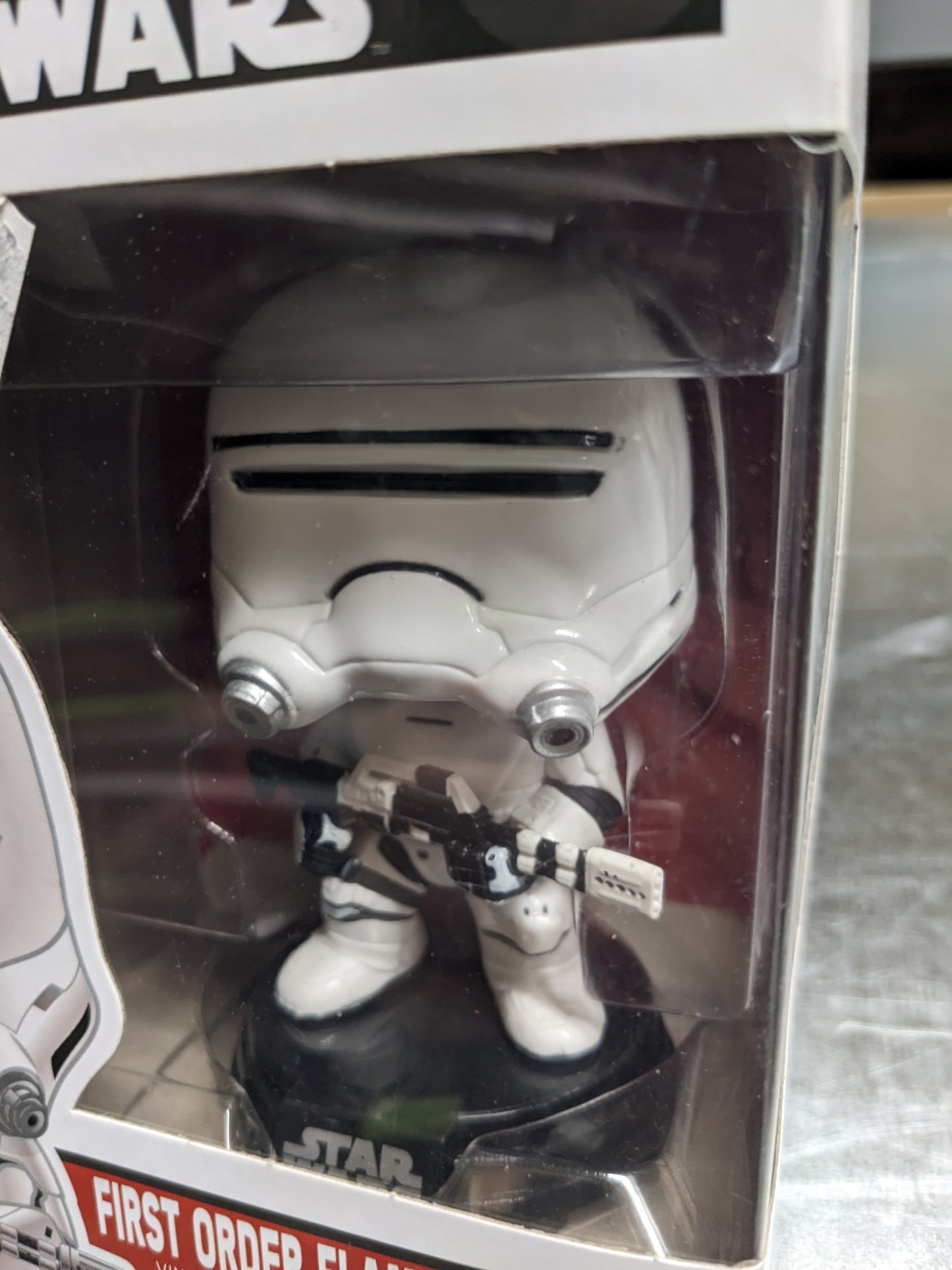 Figurine FUNKO POP Star Wars The Force Awakens: 1st Order Flametrooper #68 *OCCASION*
