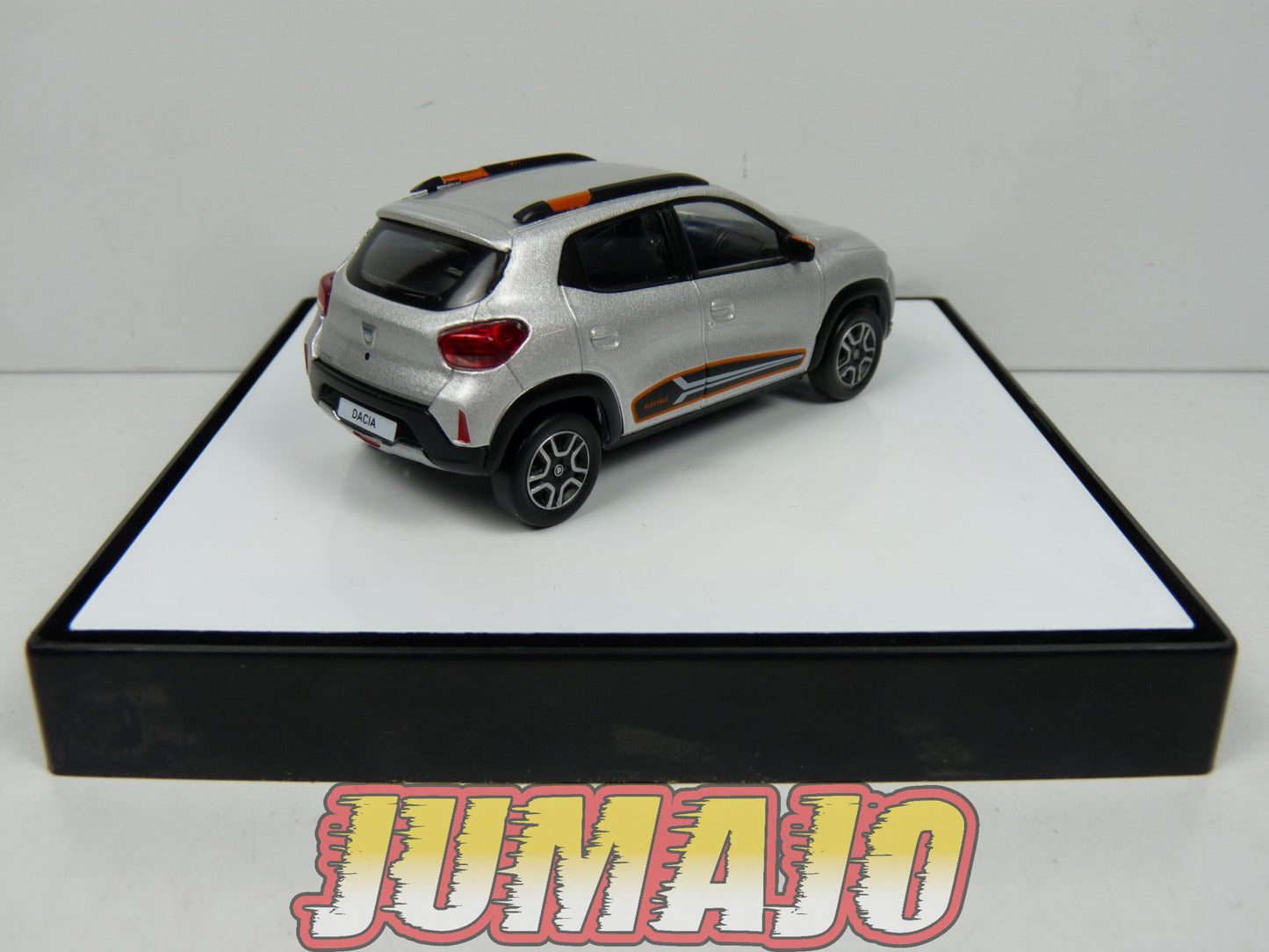 REN67 Voiture 1/43 NOREV Dealer Pack : DACIA Spring