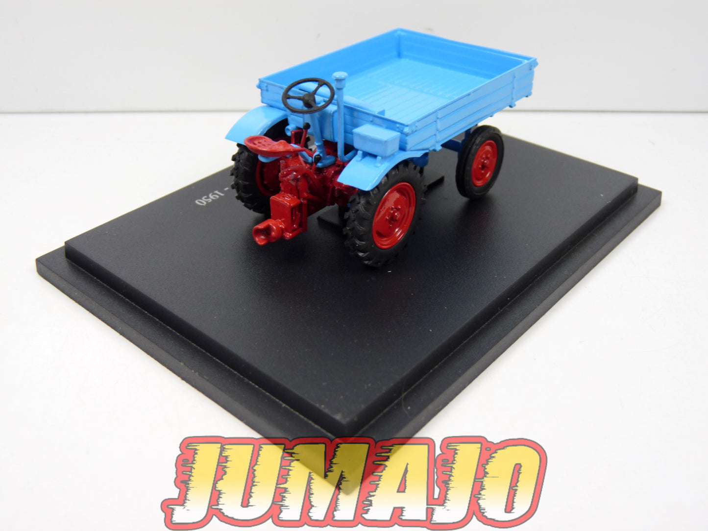 TR112 Tracteur 1/43 universal Hobbies : Motostandard Farmax 10D 1950