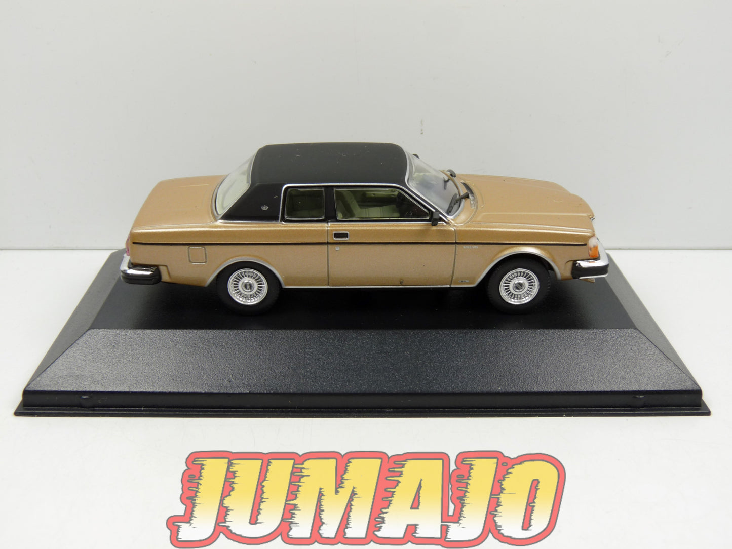 VOL10 1/43 IXO atlas VOLVO collection : VOLVO 262C Bertone