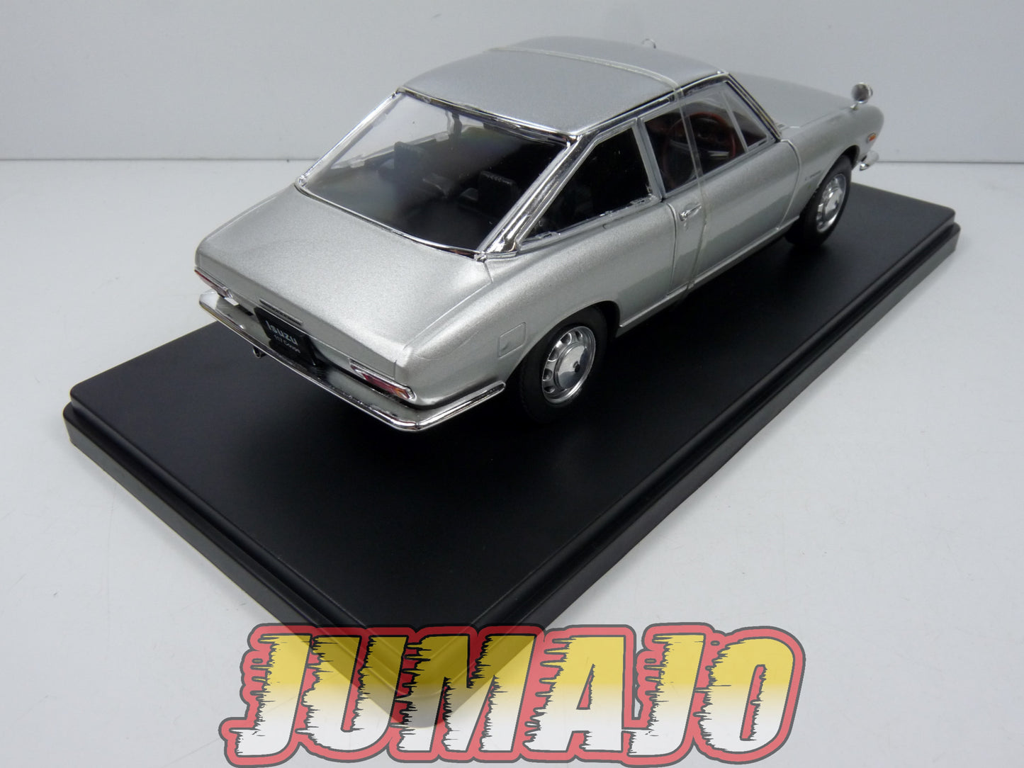 VQJ168 Voiture 1/24 Hachette Japon : ISUZU 117 Coupe 1968