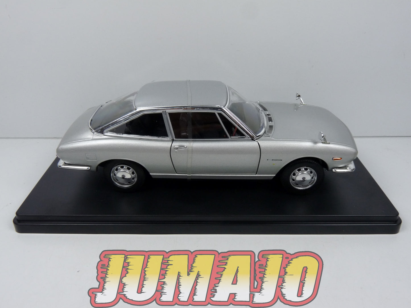 VQJ168 Voiture 1/24 Hachette Japon : ISUZU 117 Coupe 1968