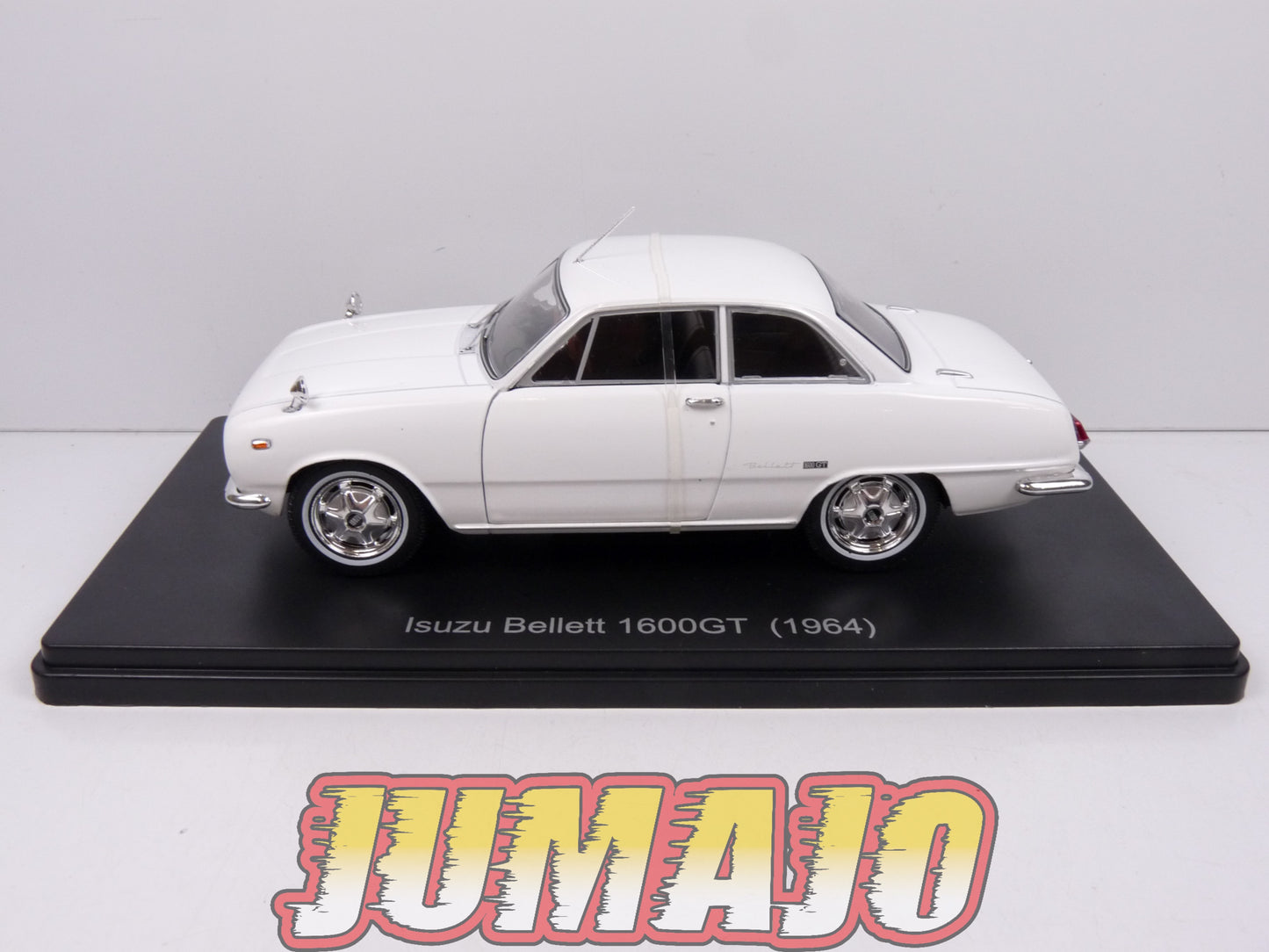 VQJ163 Voiture 1/24 Hachette Japon : ISUZU Bellett 1600GT 1964